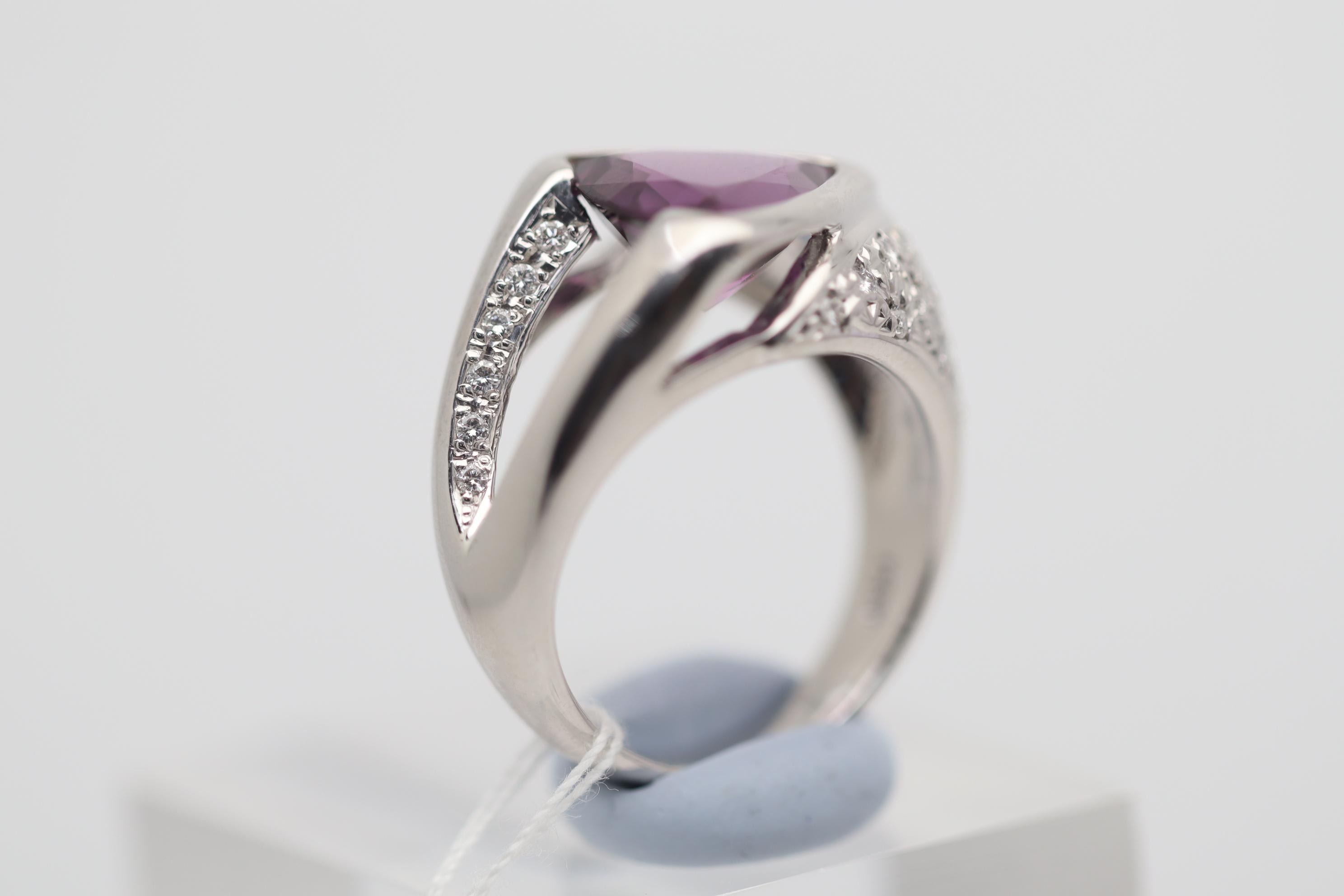 Rhodolite Garnet Diamond Platinum Ring In New Condition For Sale In Beverly Hills, CA