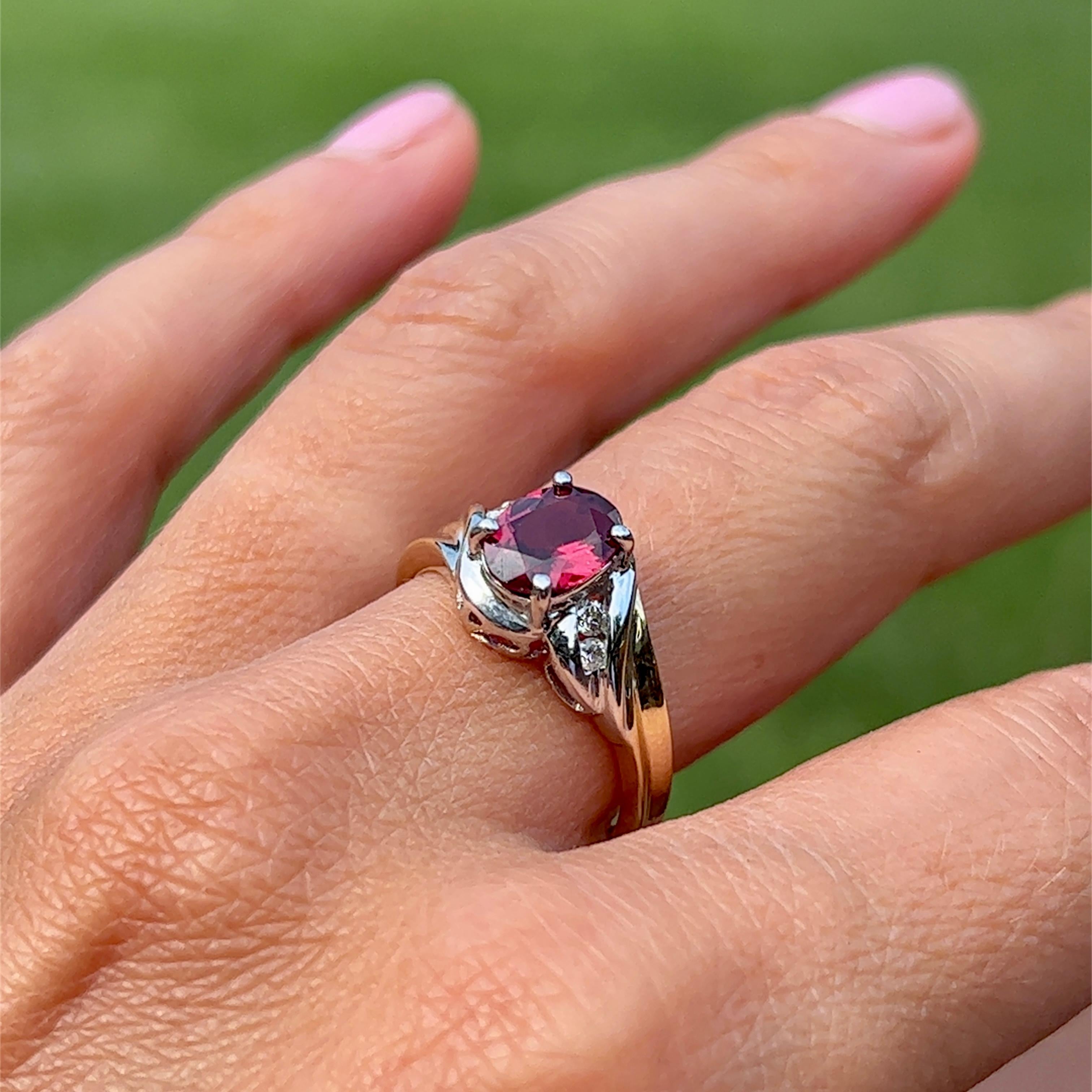 Rhodolite Garnet & Diamond Ring in 14K Two-Tone Gold In Good Condition For Sale In Towson, MD