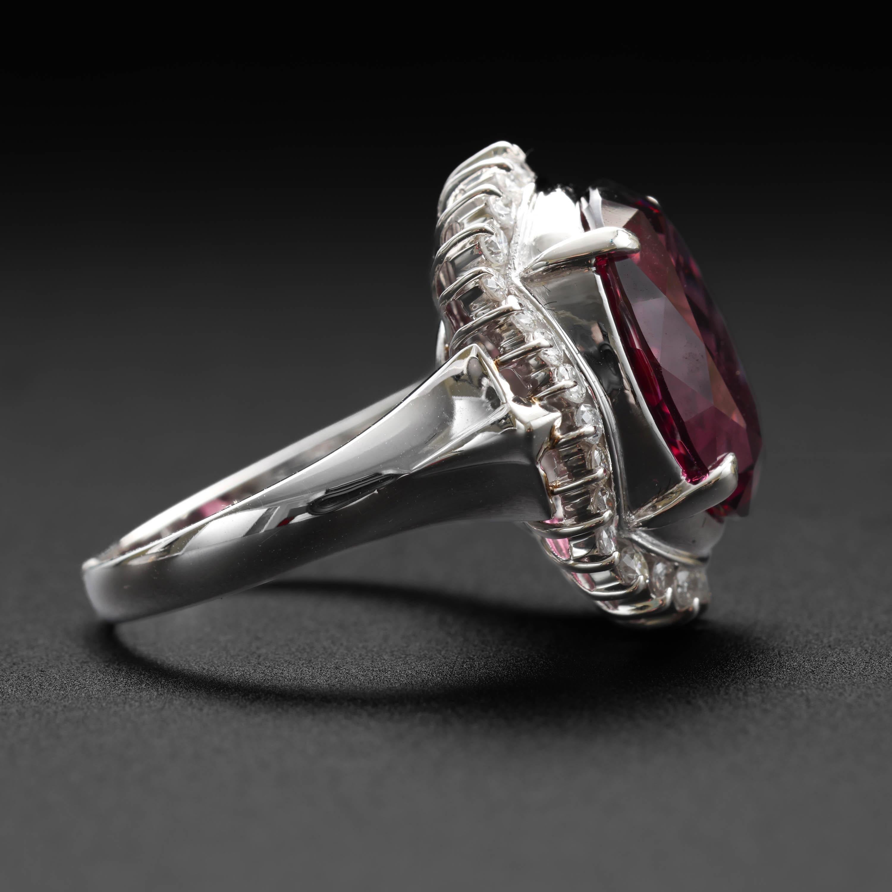 Rhodolite Garnet & Diamond Ring in Platinum 9.78 Carats In Excellent Condition For Sale In Southbury, CT
