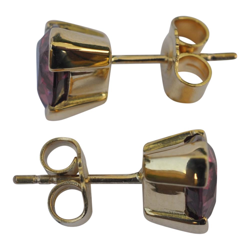 Rhodolite Garnet Gold Ear Studs In Excellent Condition For Sale In ALTRINCHAM, GB