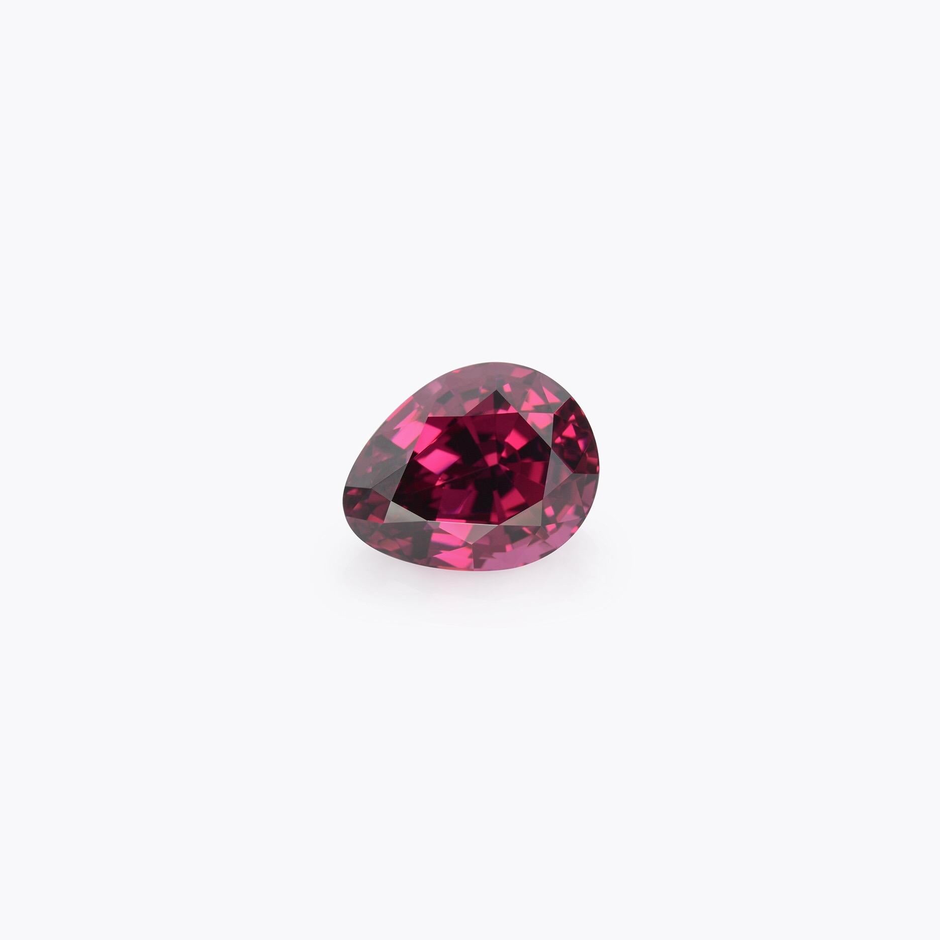 Remarquable grenat rhodolite de 5,99 carats, 