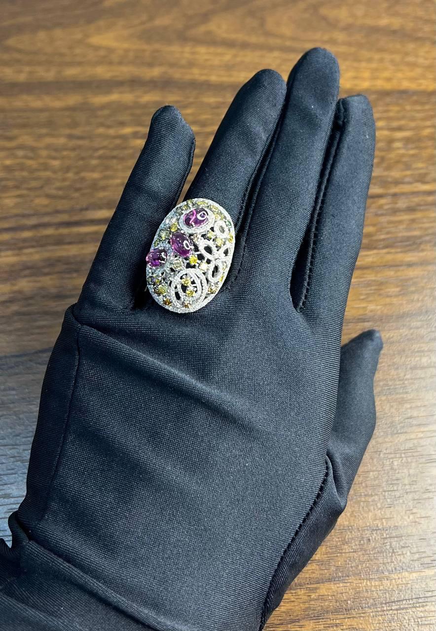 Rhodolite Garnet White Fancy Color Diamond 18 Karat White Gold Statement Ring in vendita 8