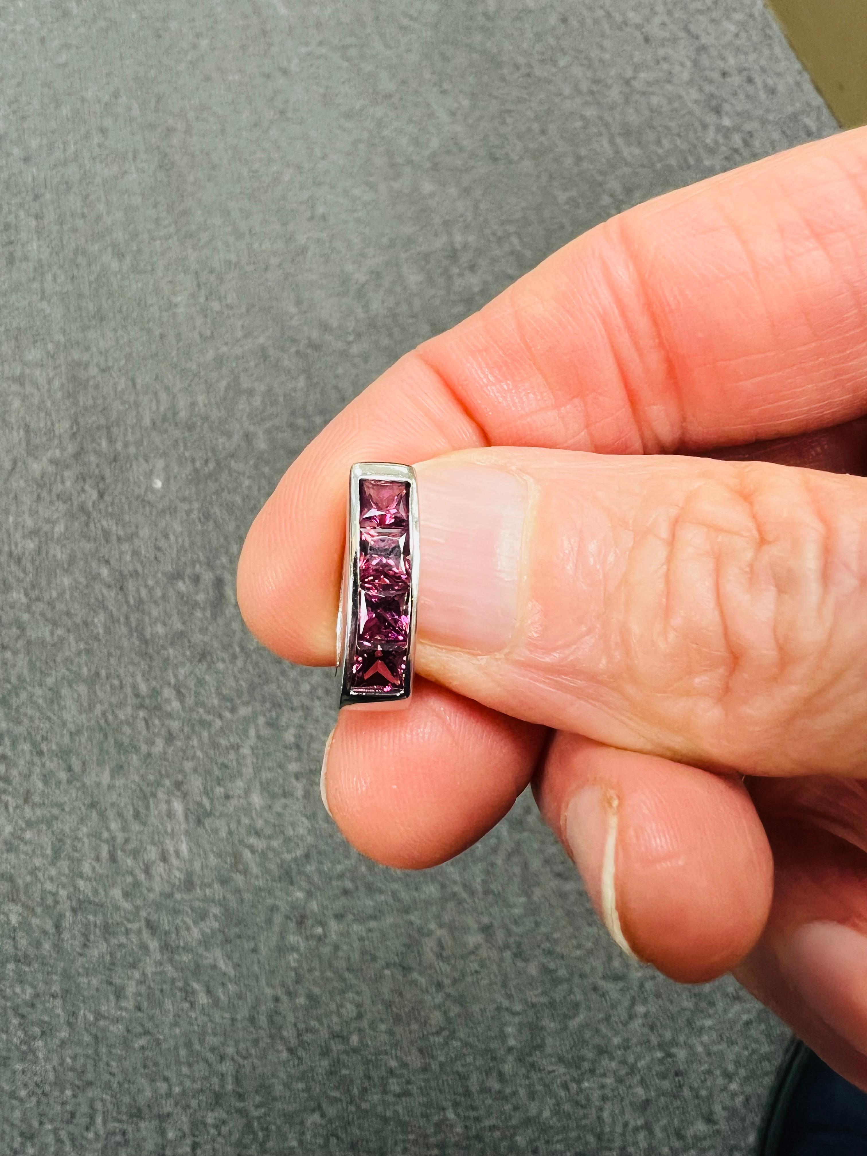 Rhodolite Garnet White Gold Reversible Hoop Earrings In Good Condition For Sale In Los Angeles, CA