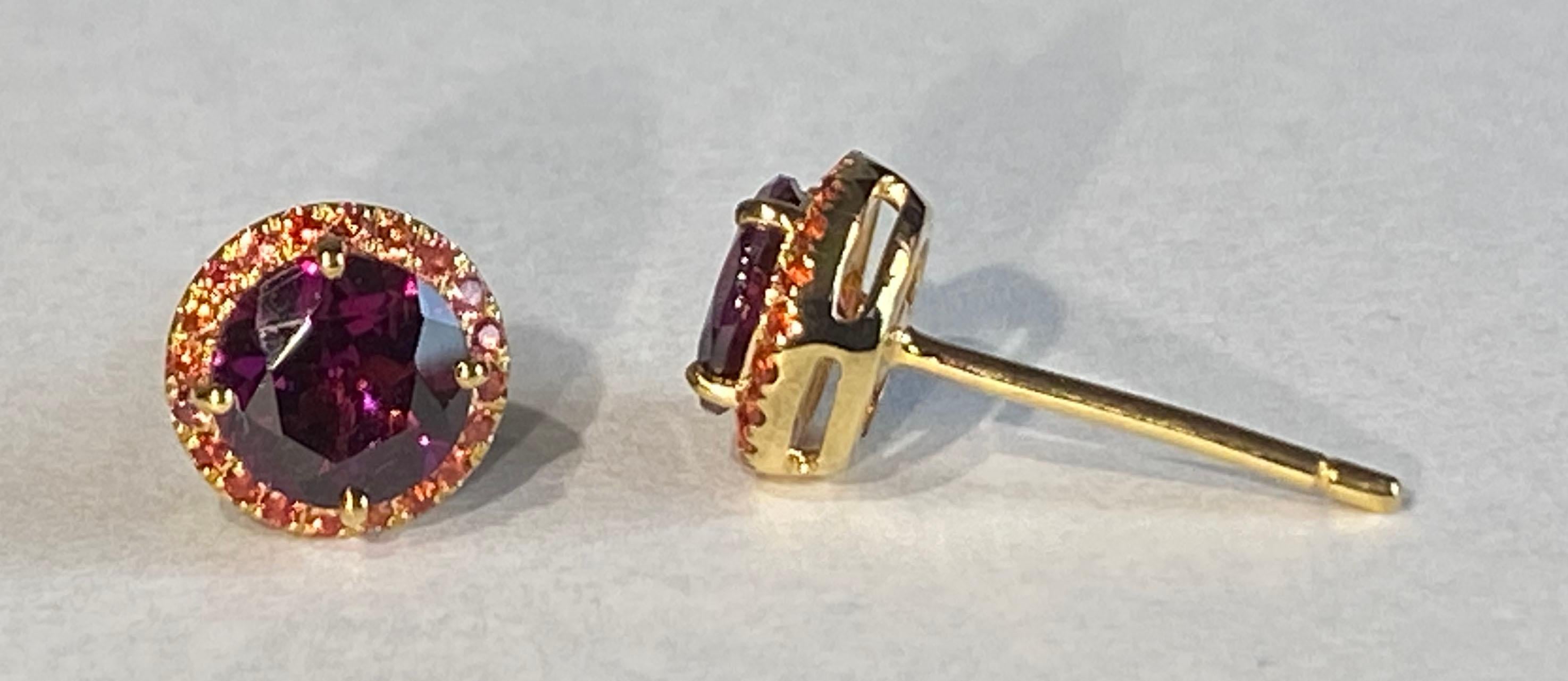 14 Karat Gelbgold Ohrringe mit Rhodolith Granat & orangefarbenem Saphir (Moderne) im Angebot
