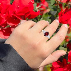 Anello di rodolite con diamanti da 2,84 carati in oro bianco 14K