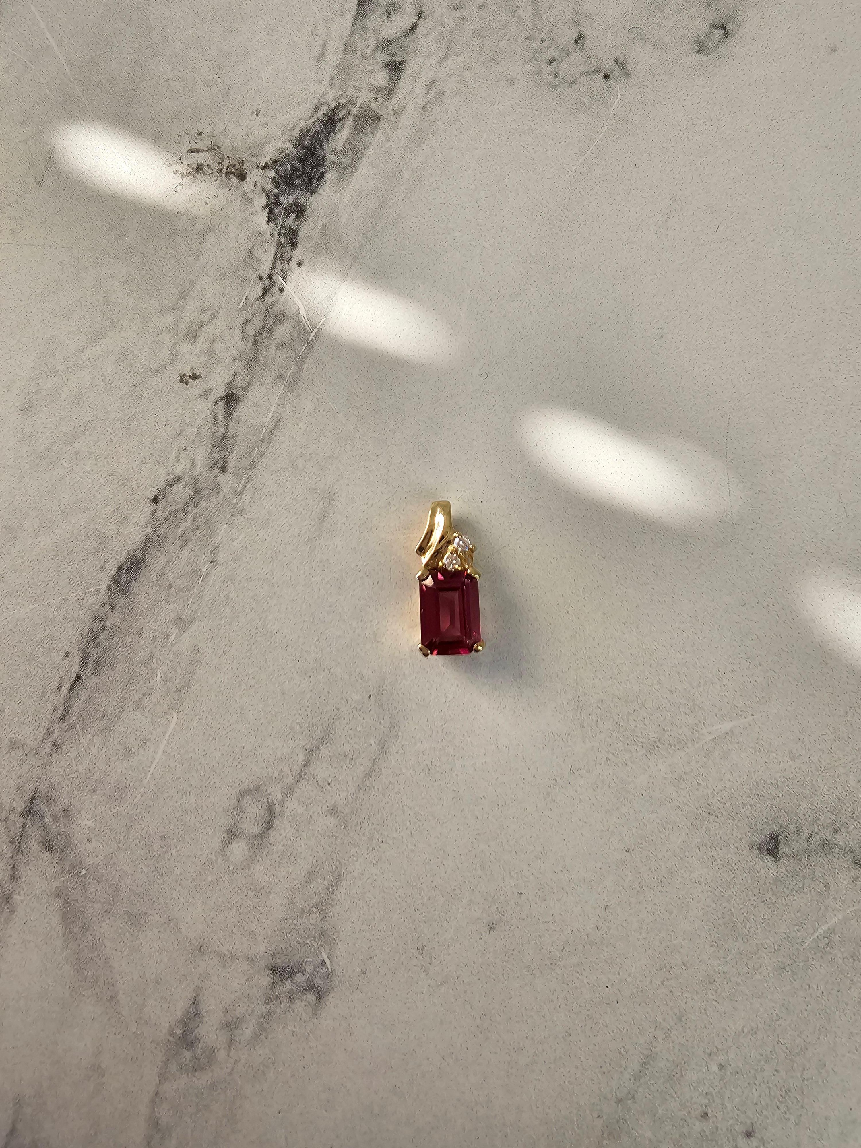 Rhodolite Solitaire Necklace 14k Yellow Gold In New Condition For Sale In Sugar Land, TX