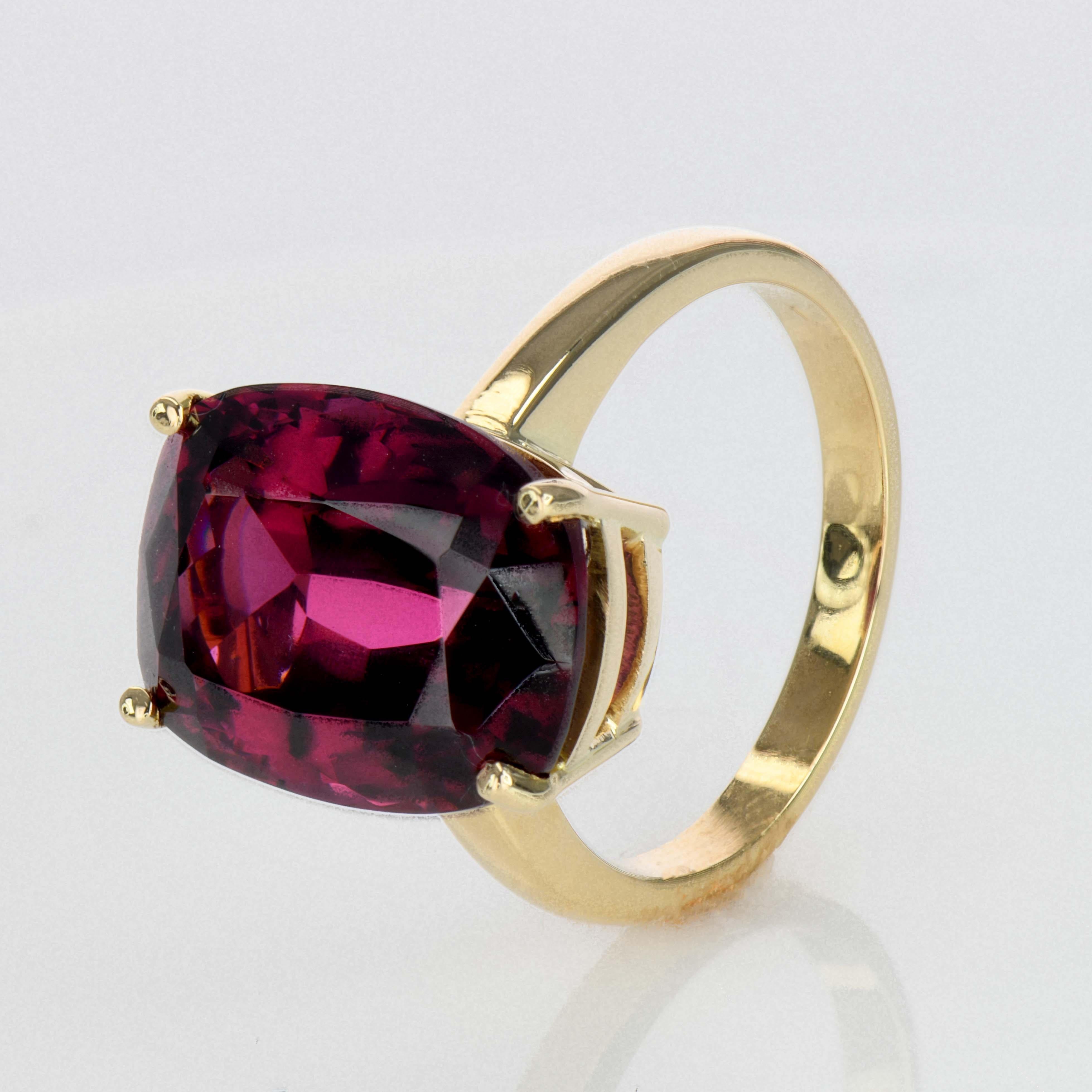 10.66ct Rhodolite Solitaire Ring-Cushion Cut-18KT Yellow Gold-GIA Certified For Sale