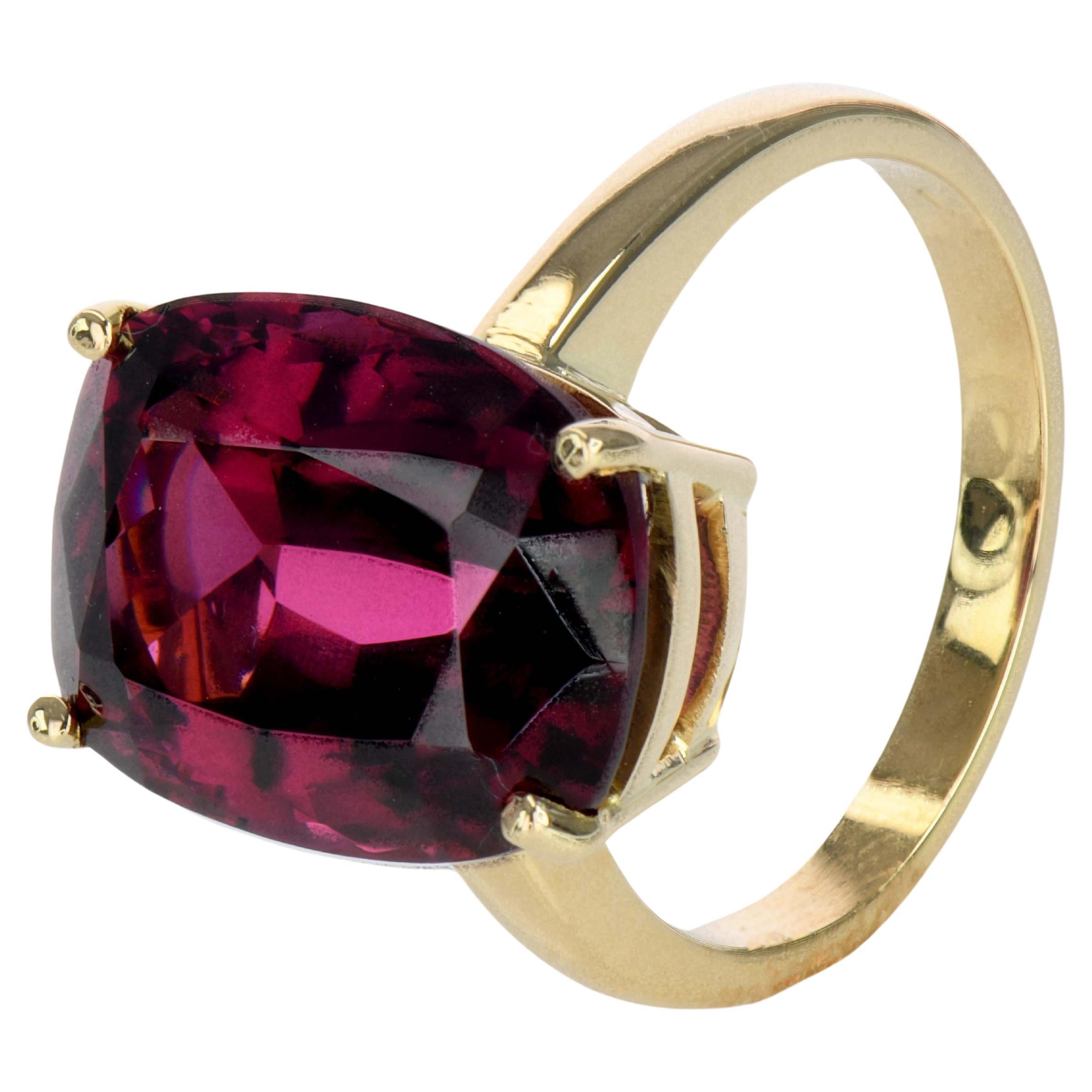 Modern 10.66ct Rhodolite Solitaire Ring-Cushion Cut-18KT Yellow Gold-GIA Certified For Sale