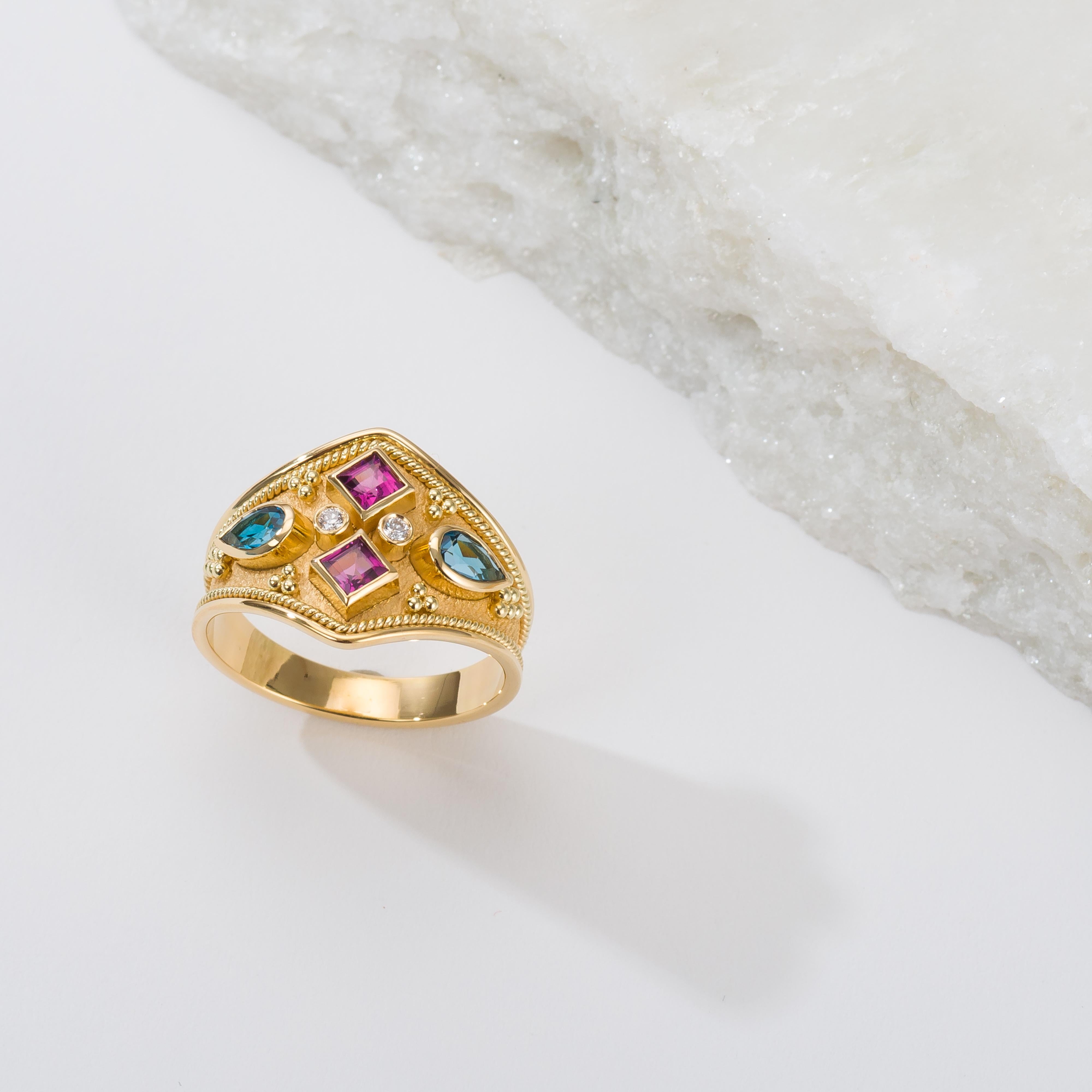 Byzantinischer Rhodolith-Topas-Ring mit Diamanten (Carréschliff) im Angebot