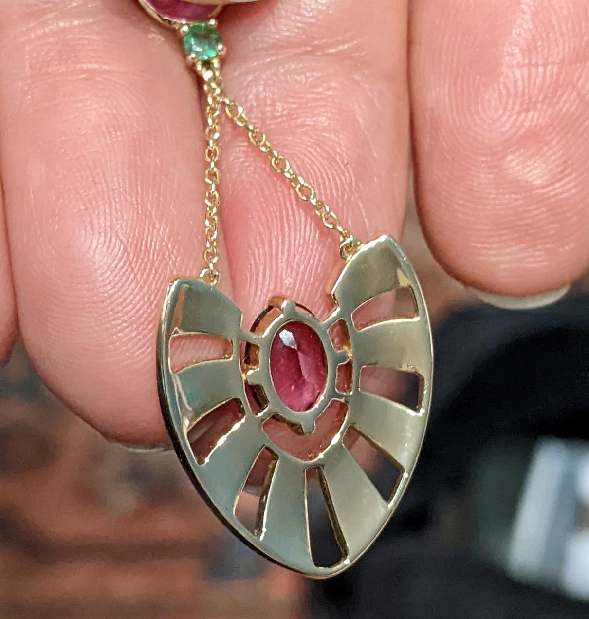 Contemporaneo Hand-Painted Enamel Earrings in 14k with Rhodolite Garnets and Tsavorite. in vendita