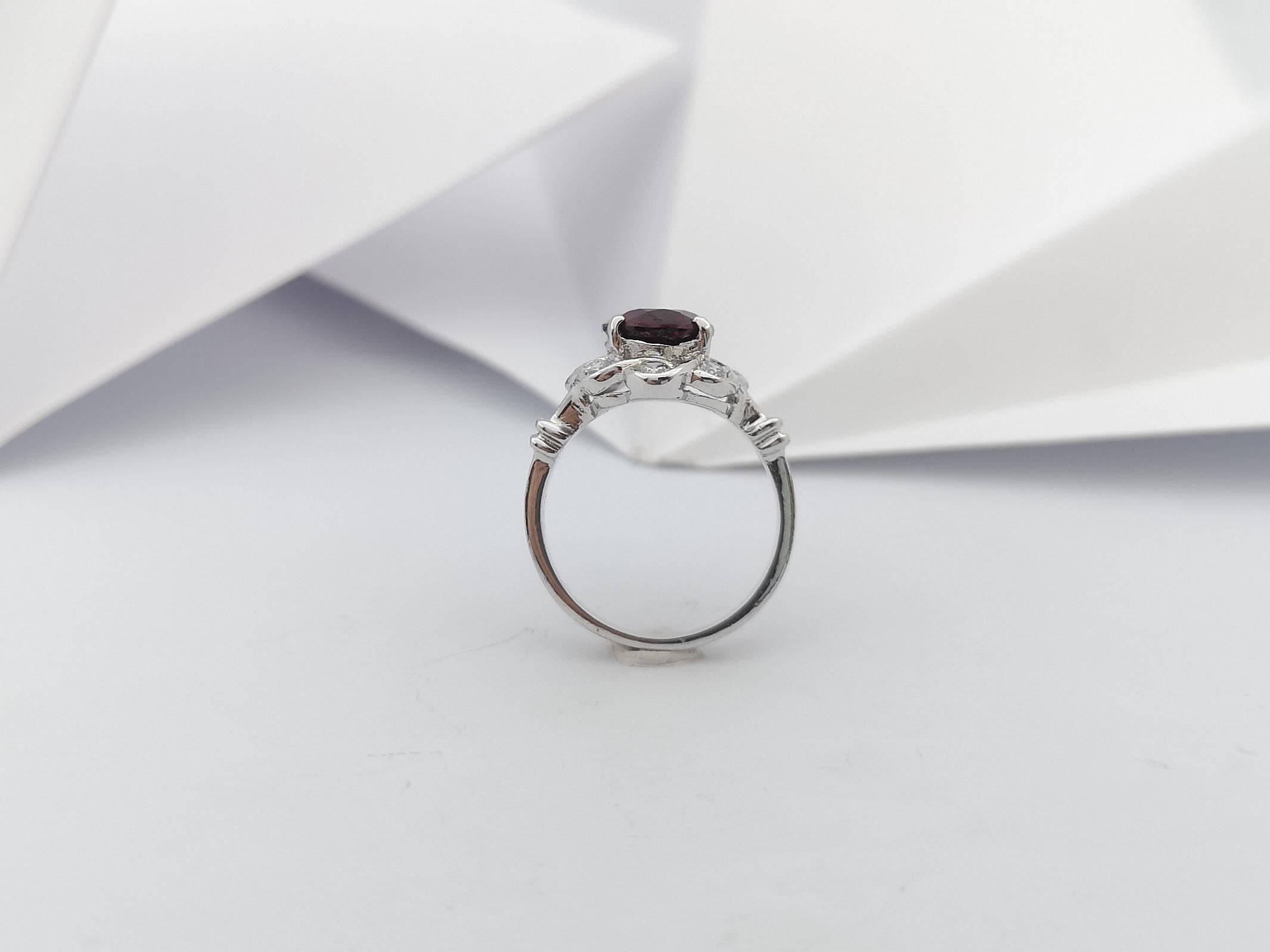 Rhodolith mit Cubic Zirkonia Ring in Silberfassung im Angebot 7