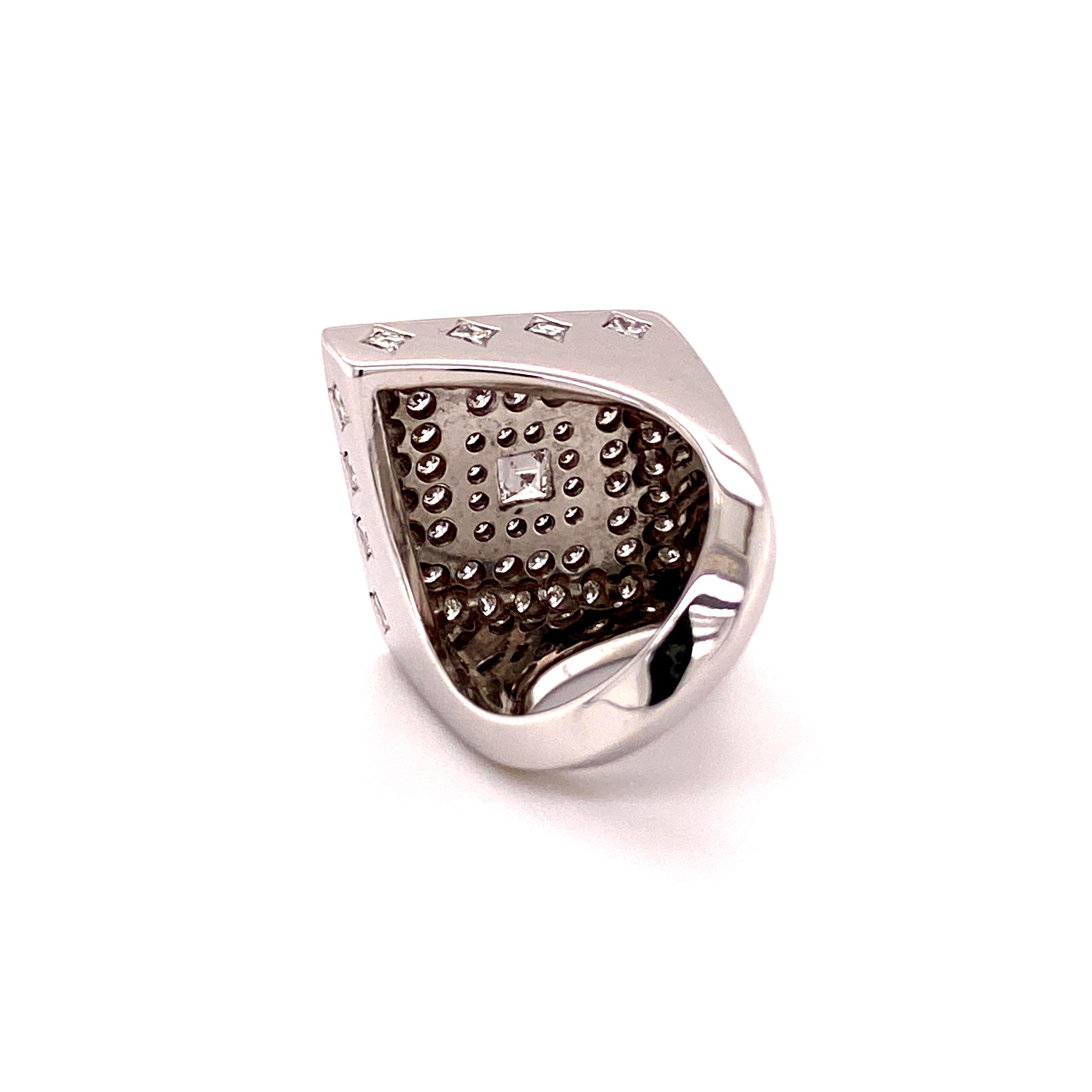 Women's or Men's Rhombic Shaped Diamond Ring In 18 Karat White Gold For Sale