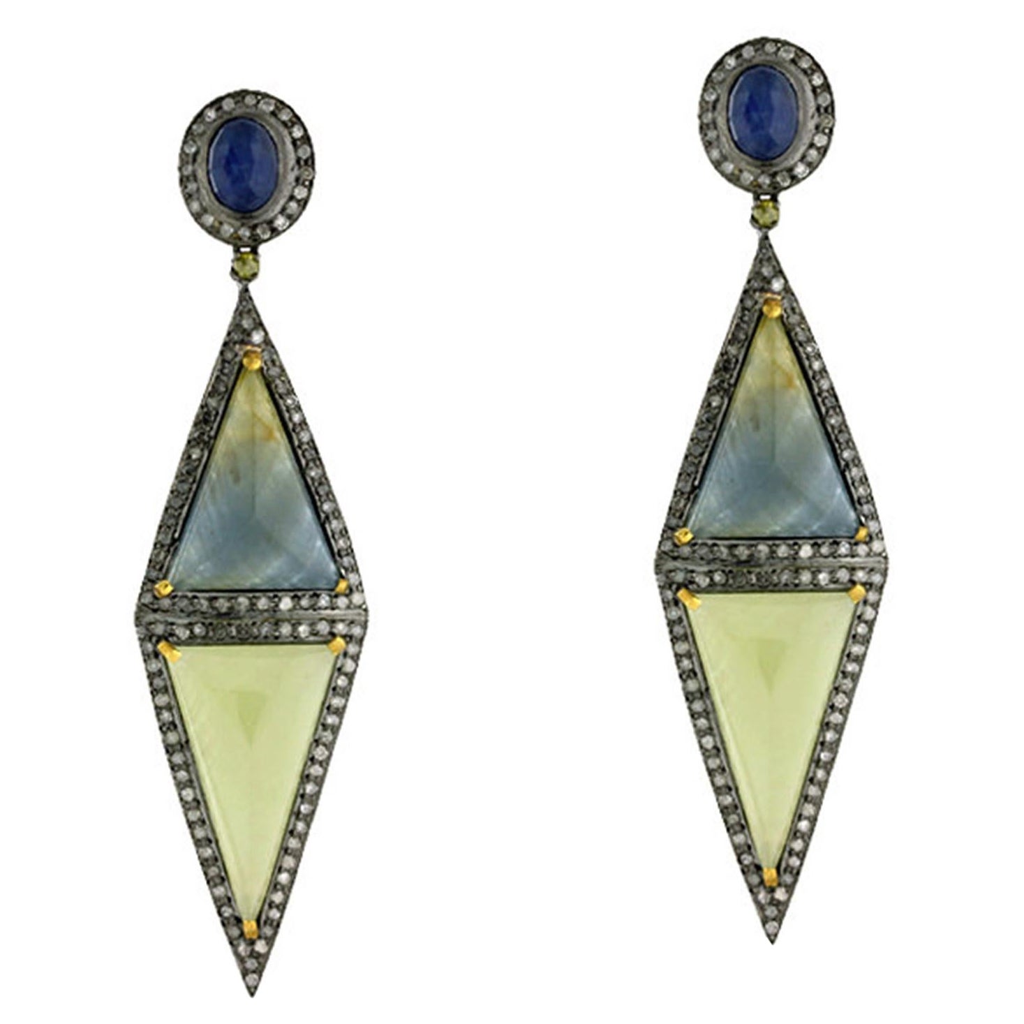 Boucles d'oreilles pendantes en or jaune 18 carats avec saphirs multiples en forme de losange et diamants