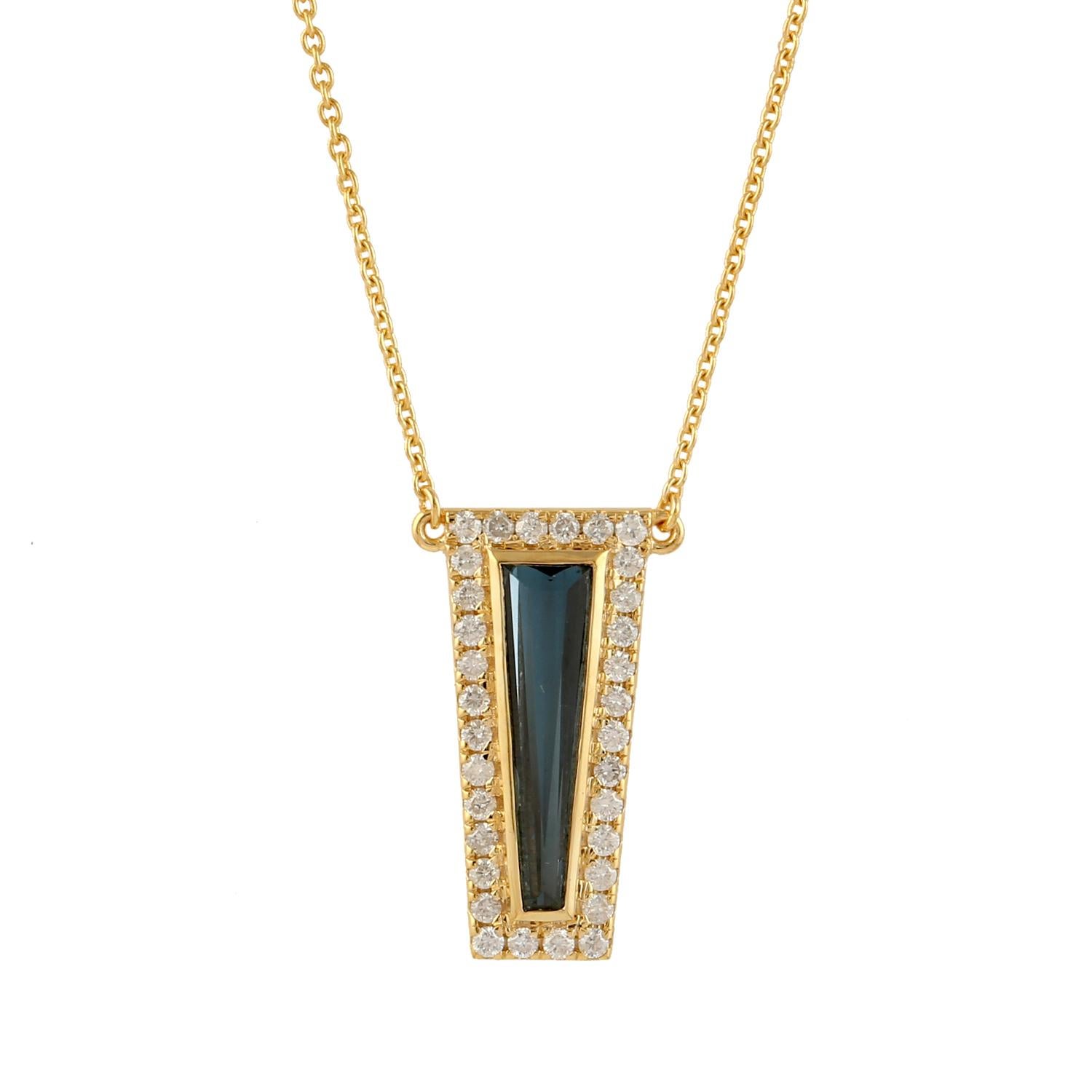 Mixed Cut Rhombus Shaped Topaz Pendant Chain Necklace Made In 18k yellow Gold For Sale