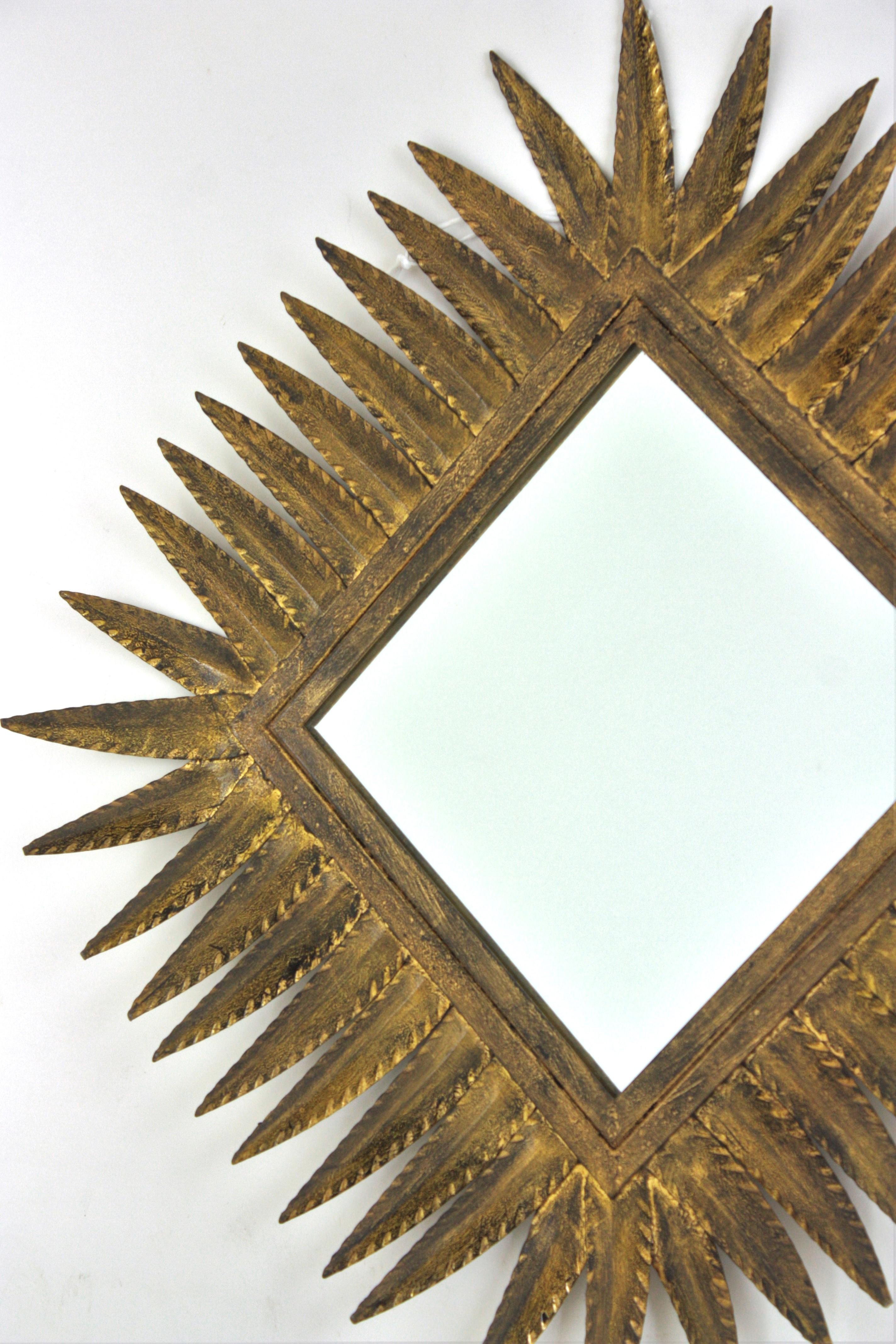 Miroir en forme de losange en fer forgé doré par Ferro Art, Espagne, années 1950 en vente 2