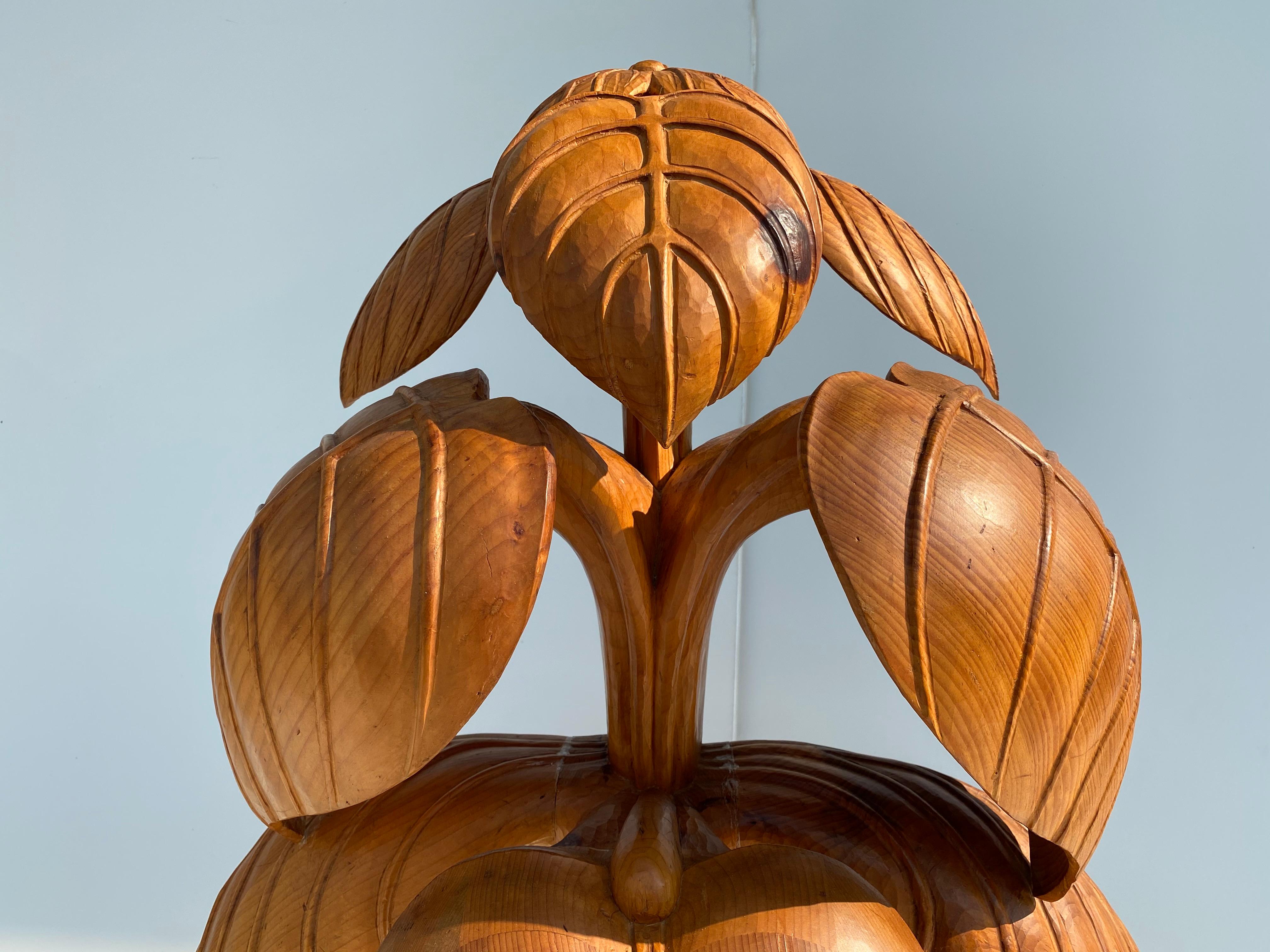 Lampe sculptée en forme de feuille de rhubarbe Bon état - En vente à North Hollywood, CA