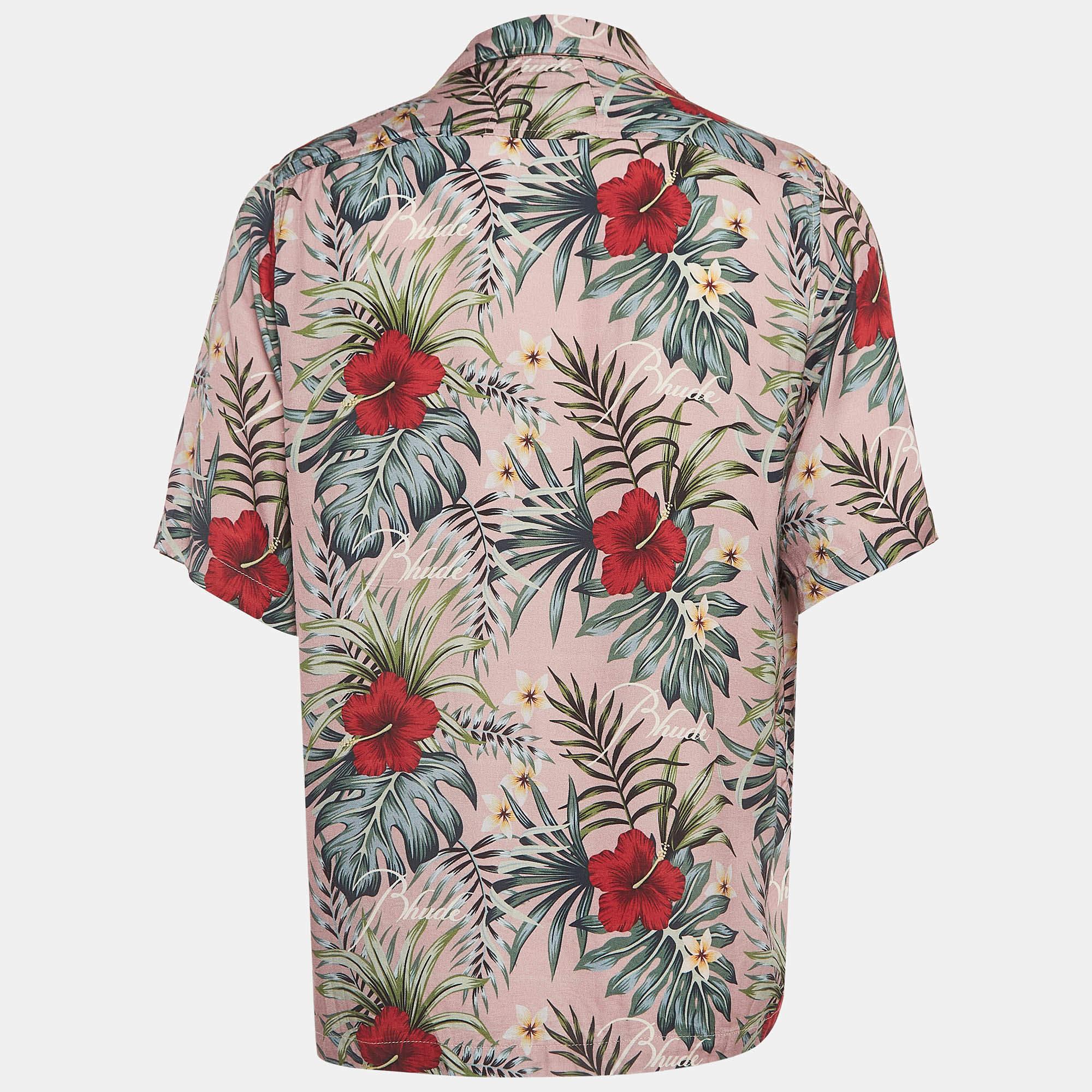 Drapé dans le charme raffiné d'une chemise hawaïenne, le Rhude séduit par son allure discrète. Fabrice en tissu pelucheux, il respire l'élégance décontractée. Le logo gaufré ajoute une touche de distinction, ce qui en fait un choix polyvalent pour