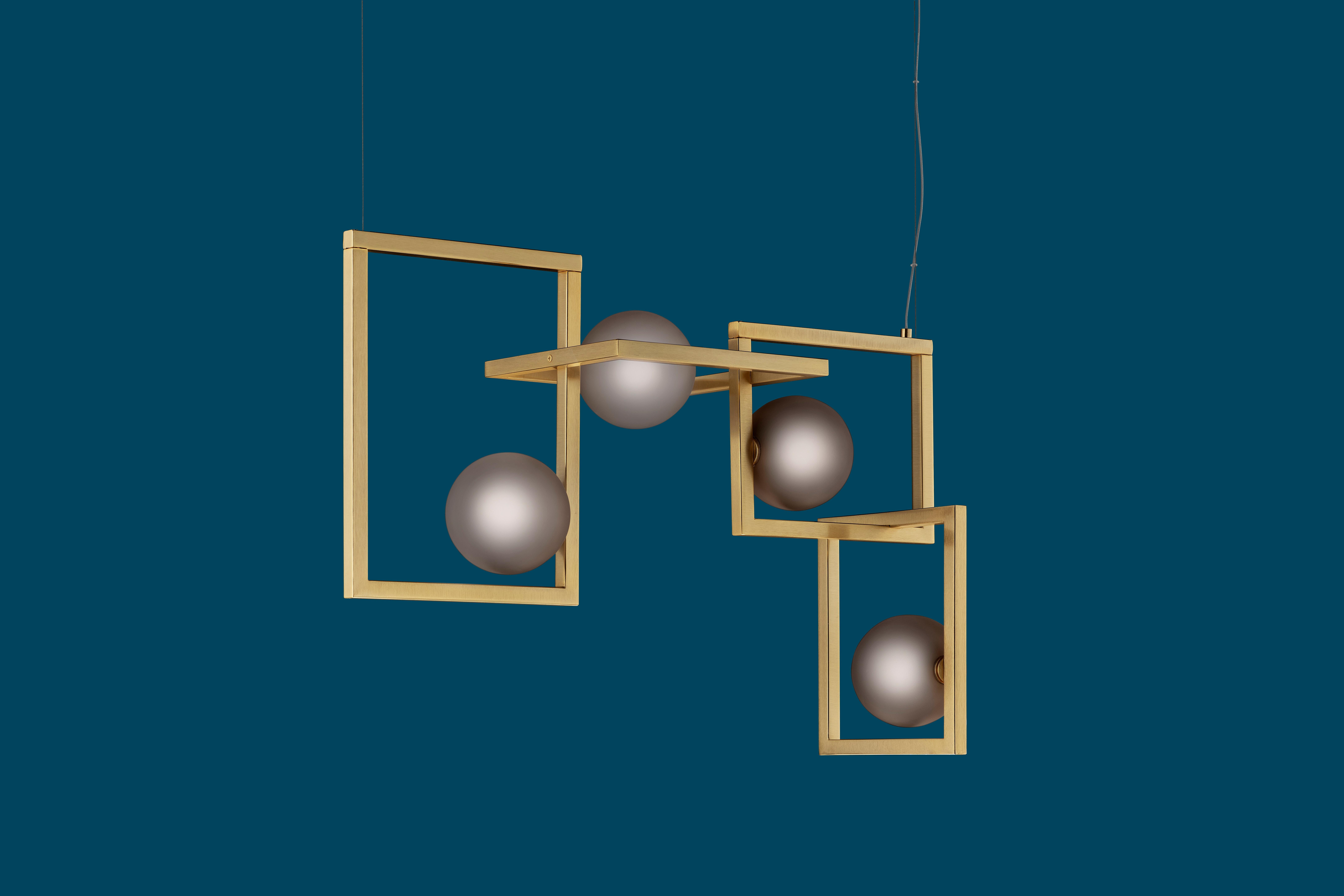 Lampada a sospensione Rhythm 4 di Euroluce Lampadari
Dimensioni: P 23 x L 74 x H 51 cm.
Materiali: Metallo e vetro.

Disponibile in diversi colori. I prezzi possono variare. Tutte le nostre lampade possono essere cablate a seconda del Paese. Se