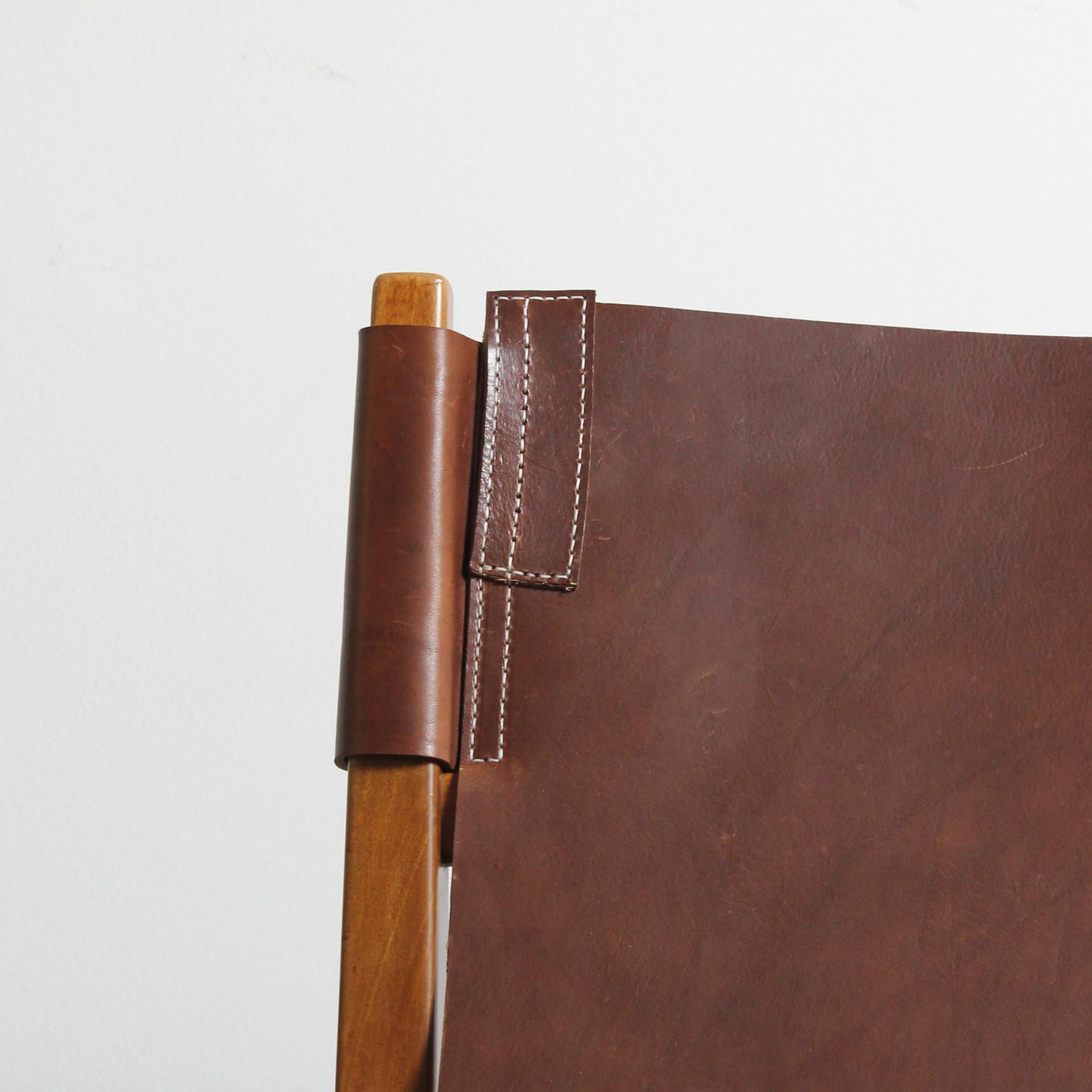 Riaza Sessel mit Gestell aus Nussbaumholz und Lederpolsterung - Paco Muñoz - a Darro - im Angebot 1