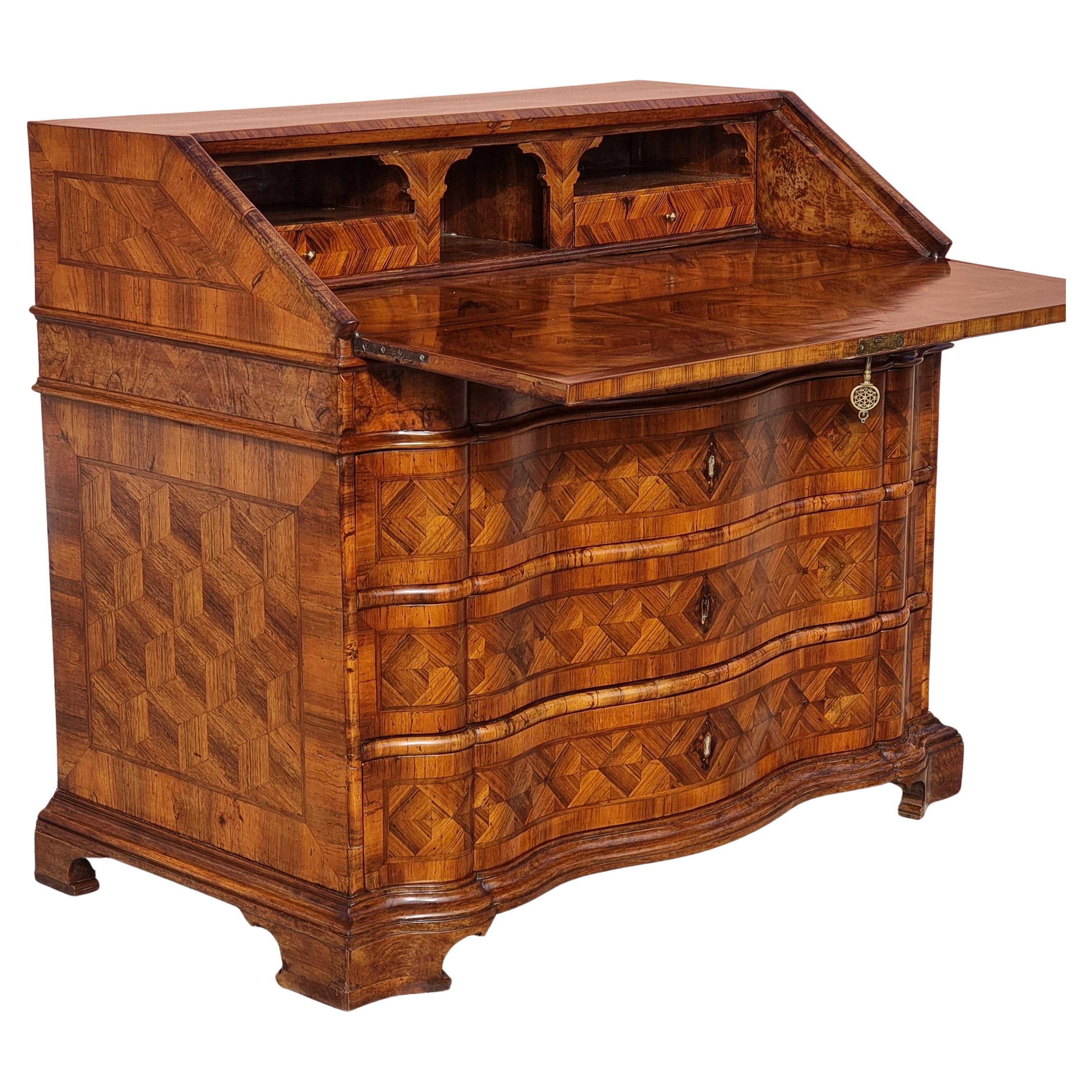 Ribalta veneta in noce lastronata e intarsiata, XVIII secolo