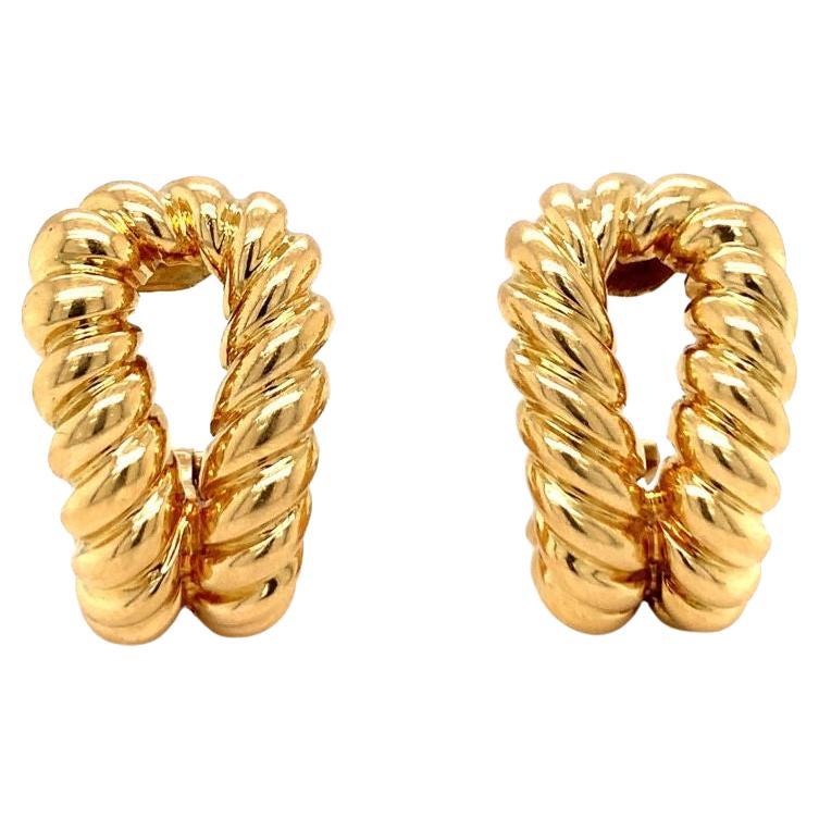 Ribbed 18k Yellow Gold Earclips, circa 1960s For Sale