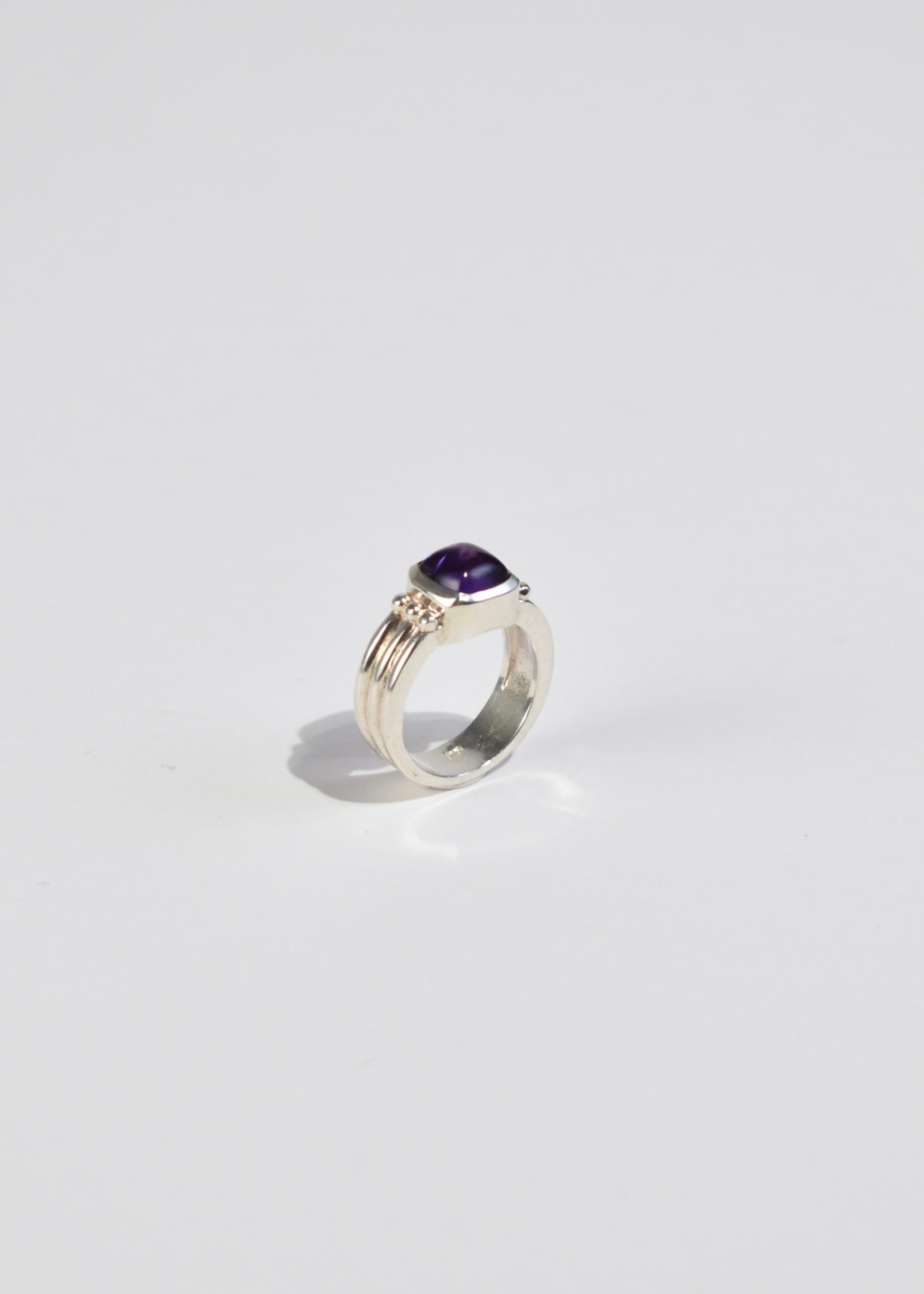 Ribbed Amethyst Ring In Good Condition In Richmond, VA