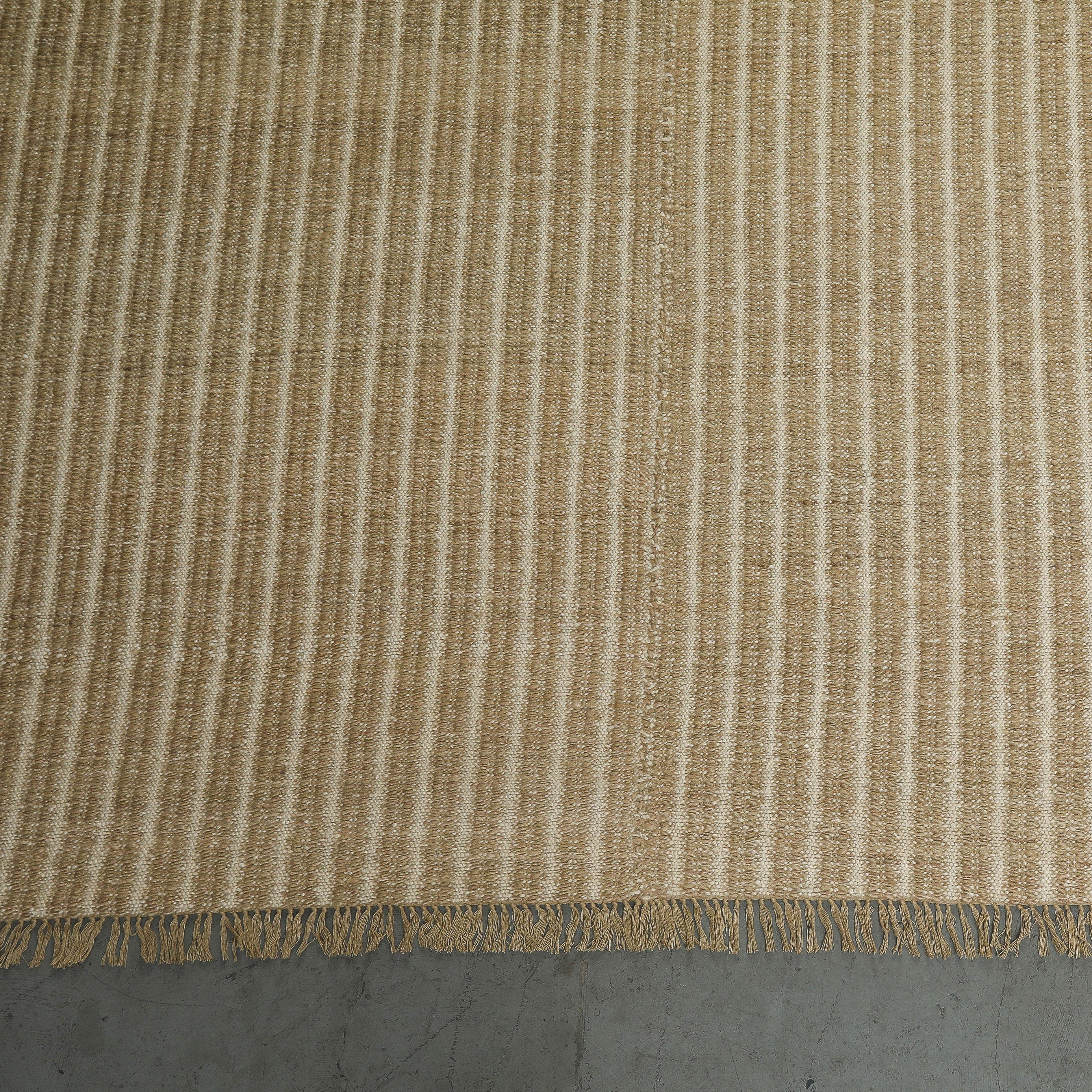 Tappeto per l'area Ribbed Camel & Cream Mohair annodato a mano di Ennui Home in vendita 6