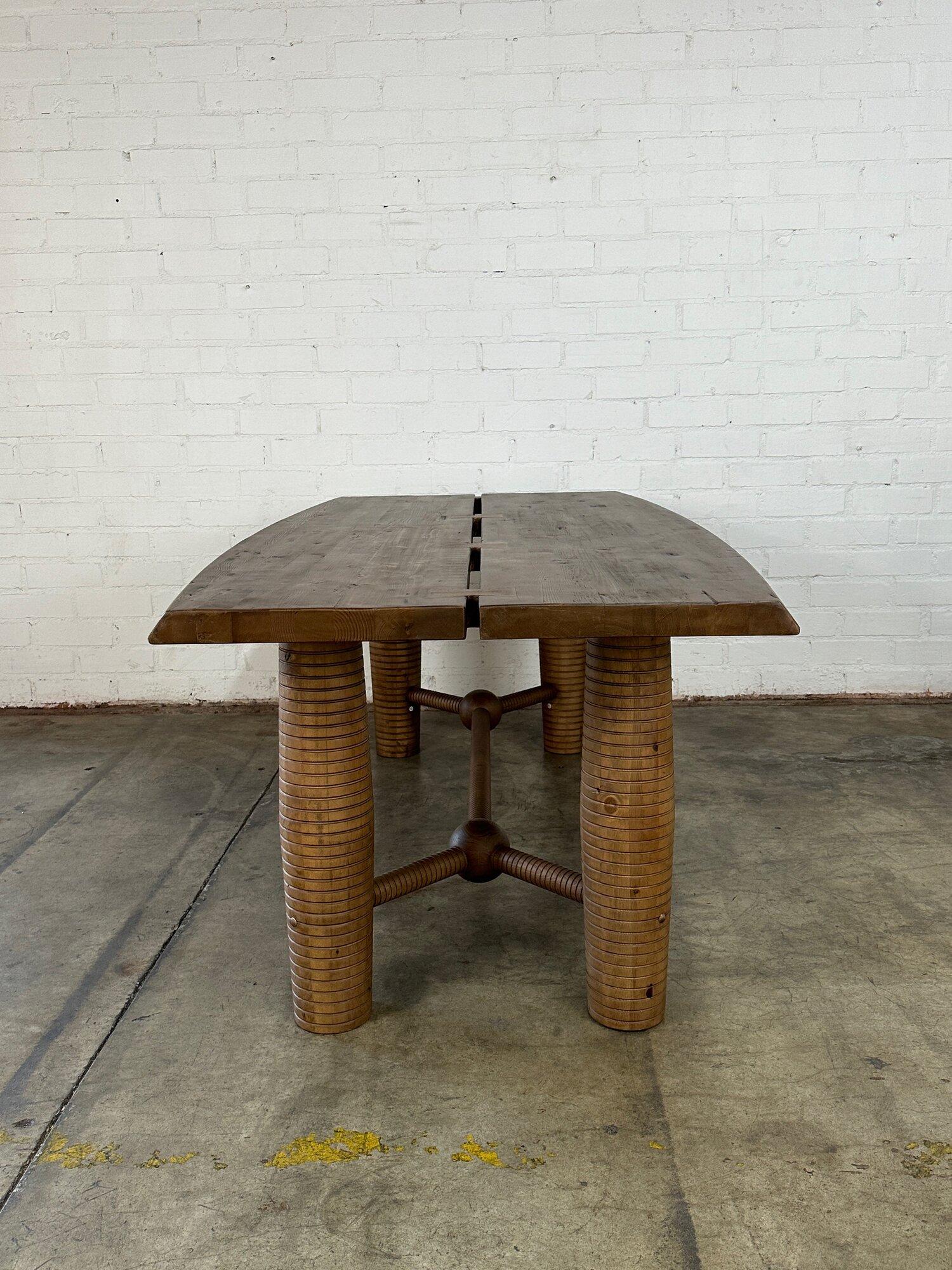 W80 D41 H31

Solid reclaimed oak dining table by Six Penny in gently used condition.  Item is structurally sound and sturdy. Table is recalimed and show distressing as intended. 