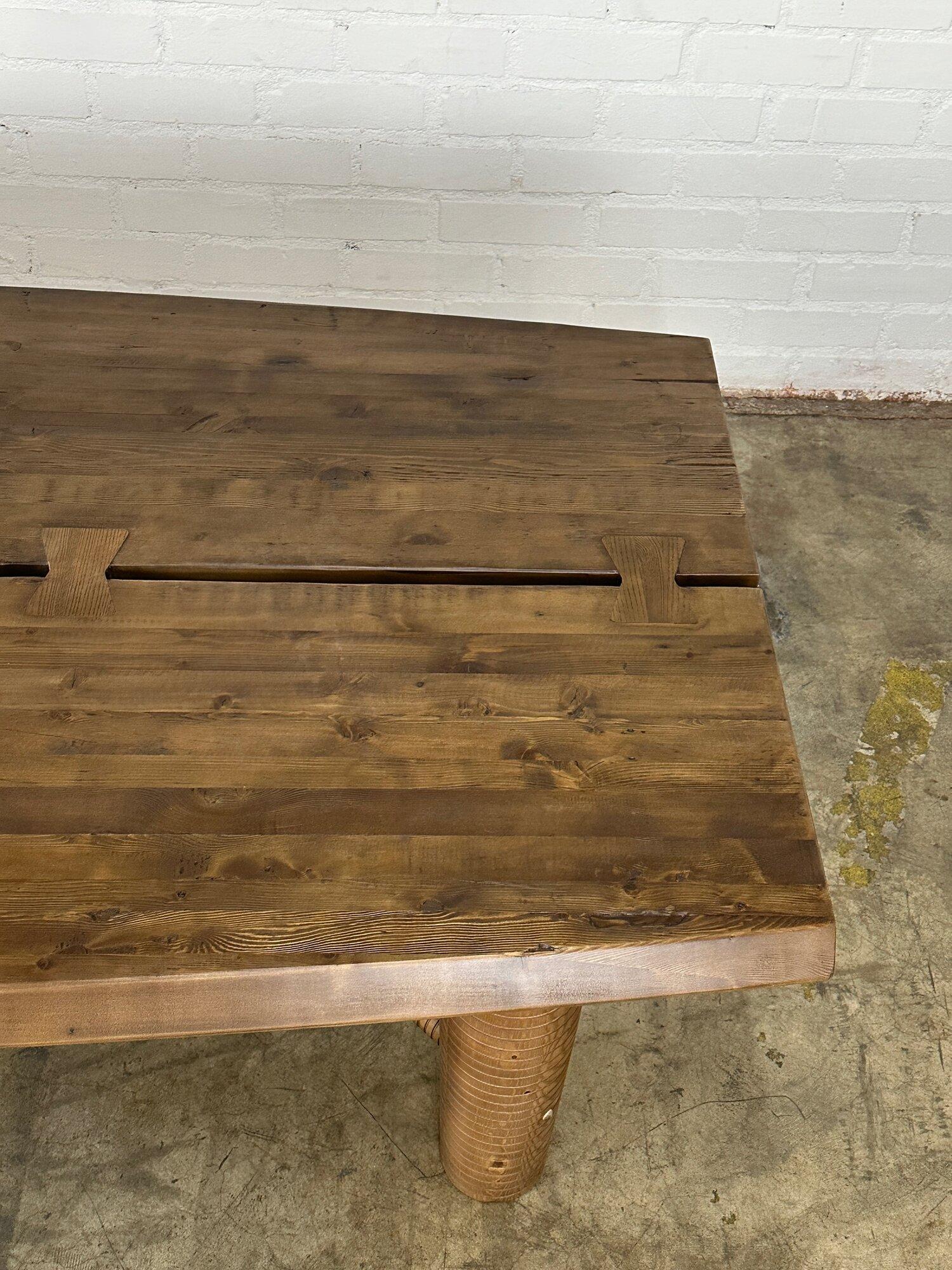 Ribbed Contemporary dining table in reclaimed oak For Sale 3