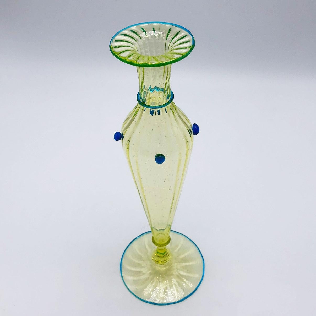 Ribbed Murano Glass Vase with Bud Detailing by Salviati, circa 1910 In Good Condition In Dallas, TX