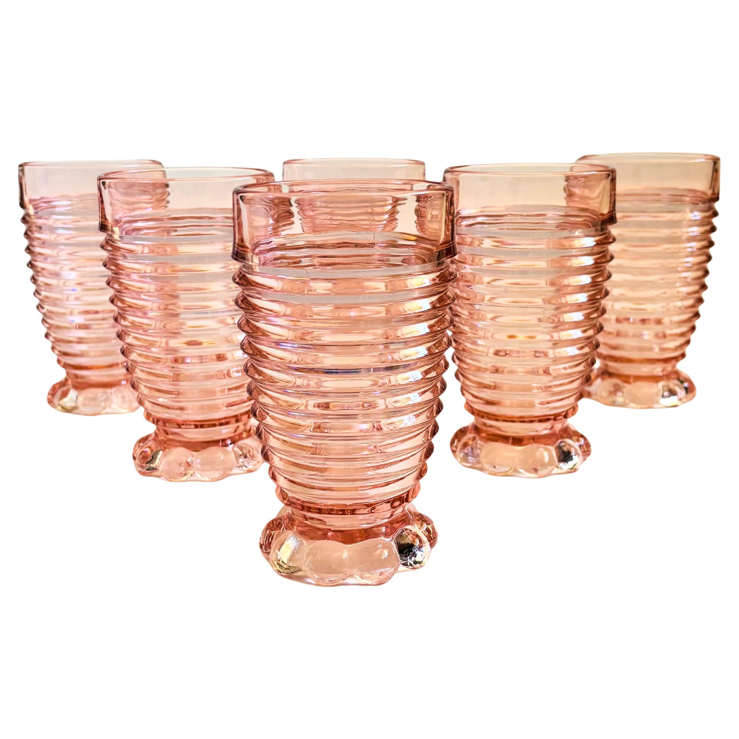 A set of 6 vintage tumblers in the 