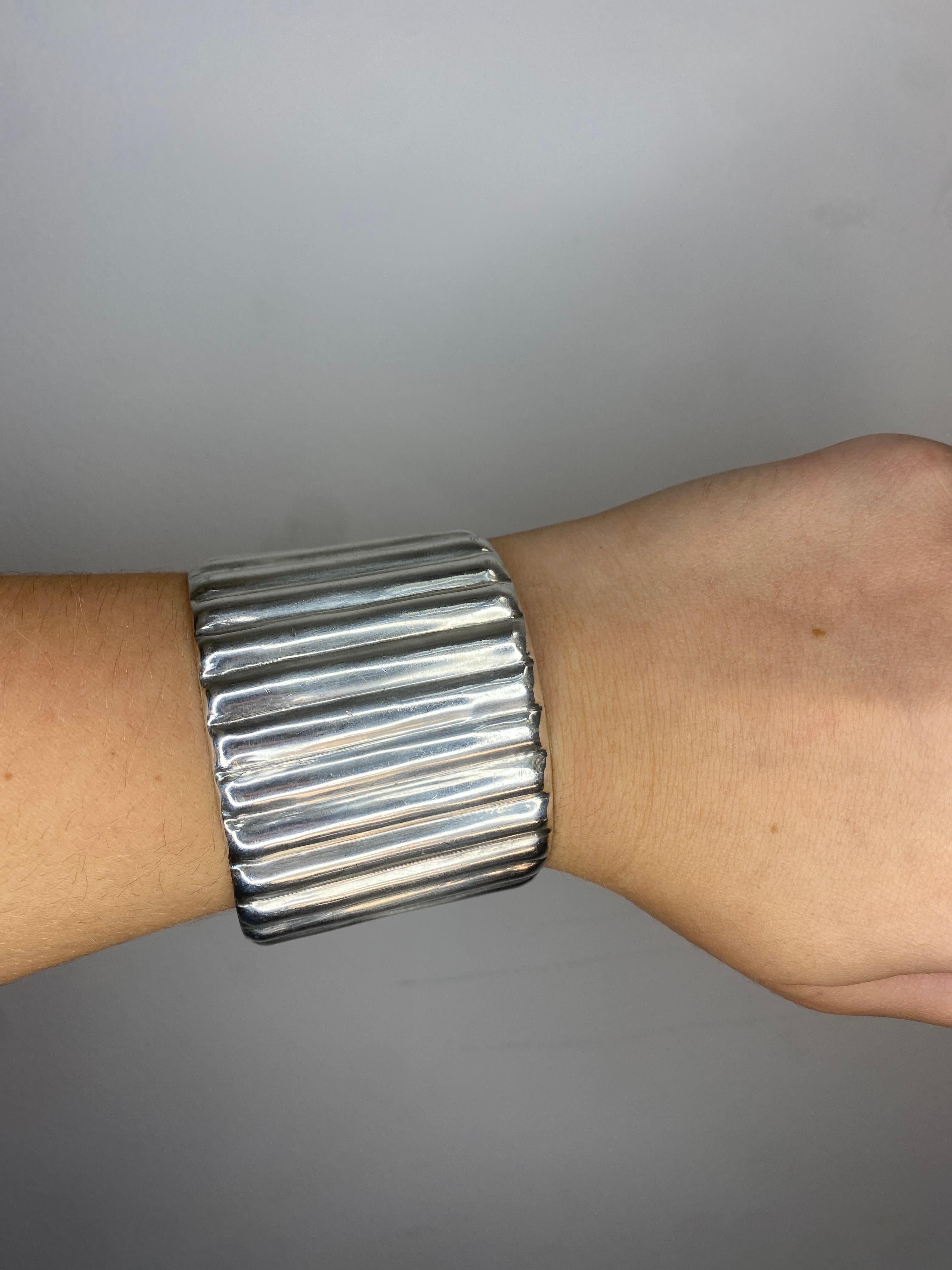 Ribbed Silver Cuff Bracelet, Sterling Silver, Silver Cuff For Sale 2