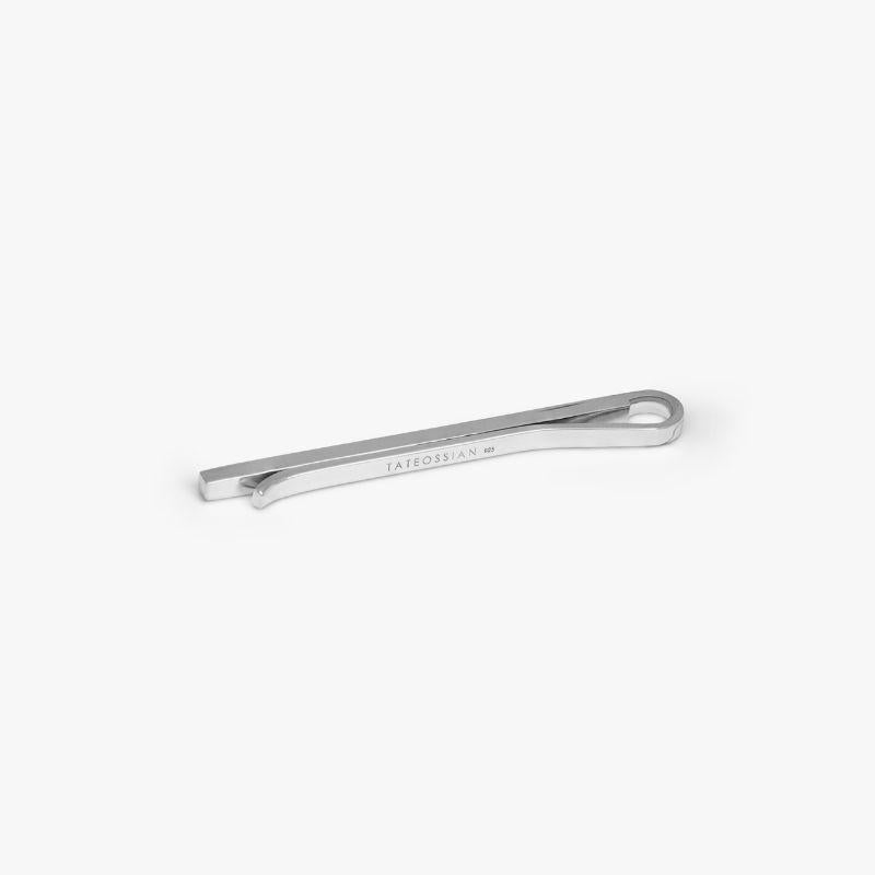 Ribbed Tie Slide in Sterling Silver

Our skilfully engraved ribbed pattern adds subtle texture to the thin and lightweight tie clip design. Set in highly-polished, rhodium plated sterling silver, perfect for those who favour a minimalistic style.
