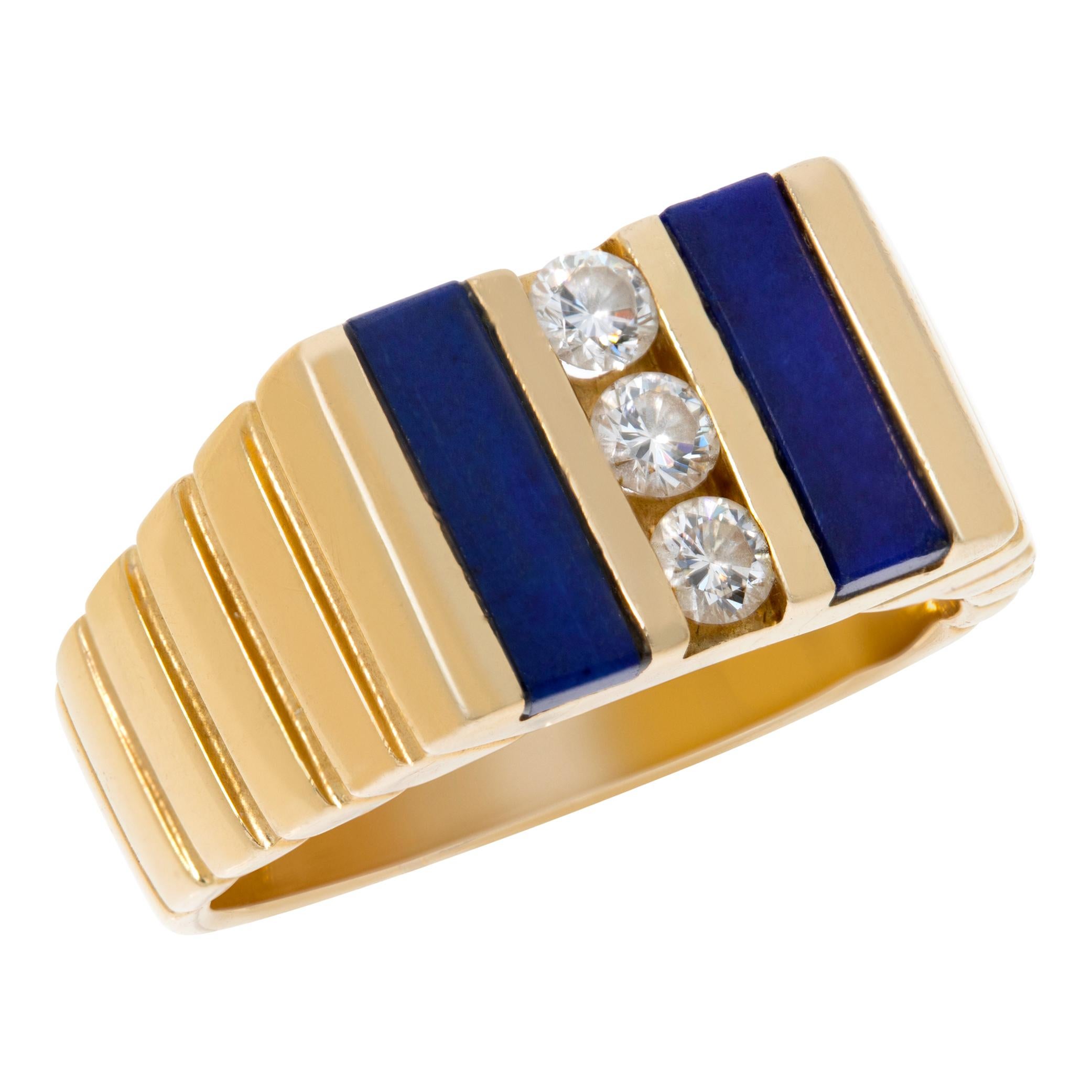 Ribbed yellow gold ring with 3 channel set diamonds & lapiz lazuli accents. In Excellent Condition In Surfside, FL