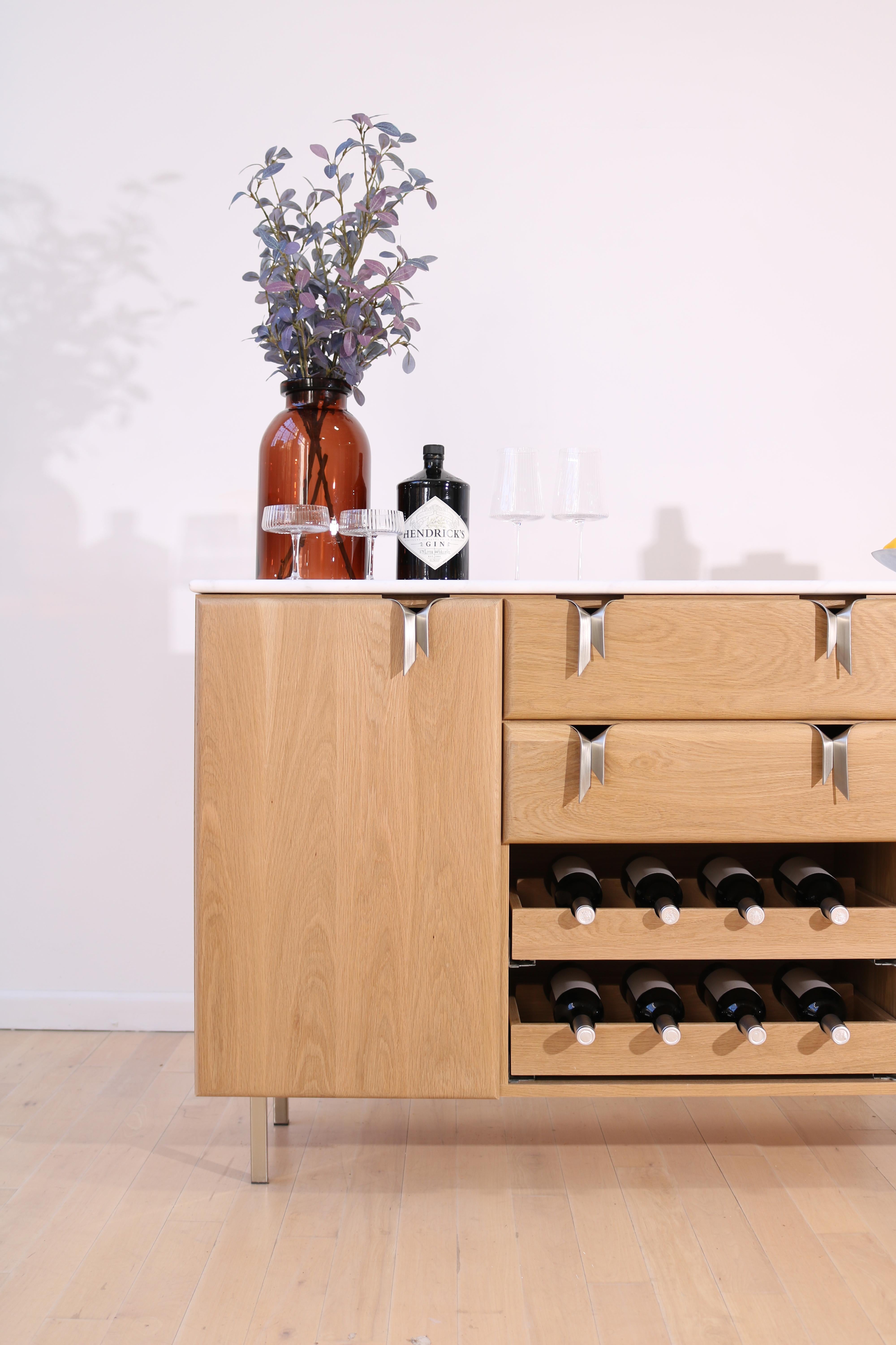 Ribbon Bar / Console - Wood Oak White con hardware Silver di Debra Folz in vendita 1