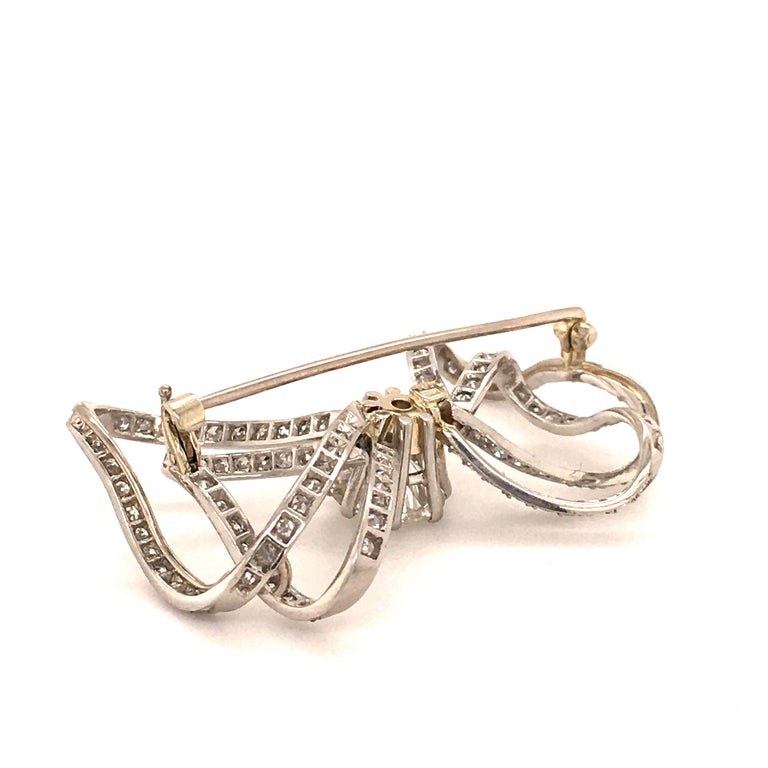 Ribbon Brooch with Old Cut Diamond in White Gold For Sale at 1stDibs