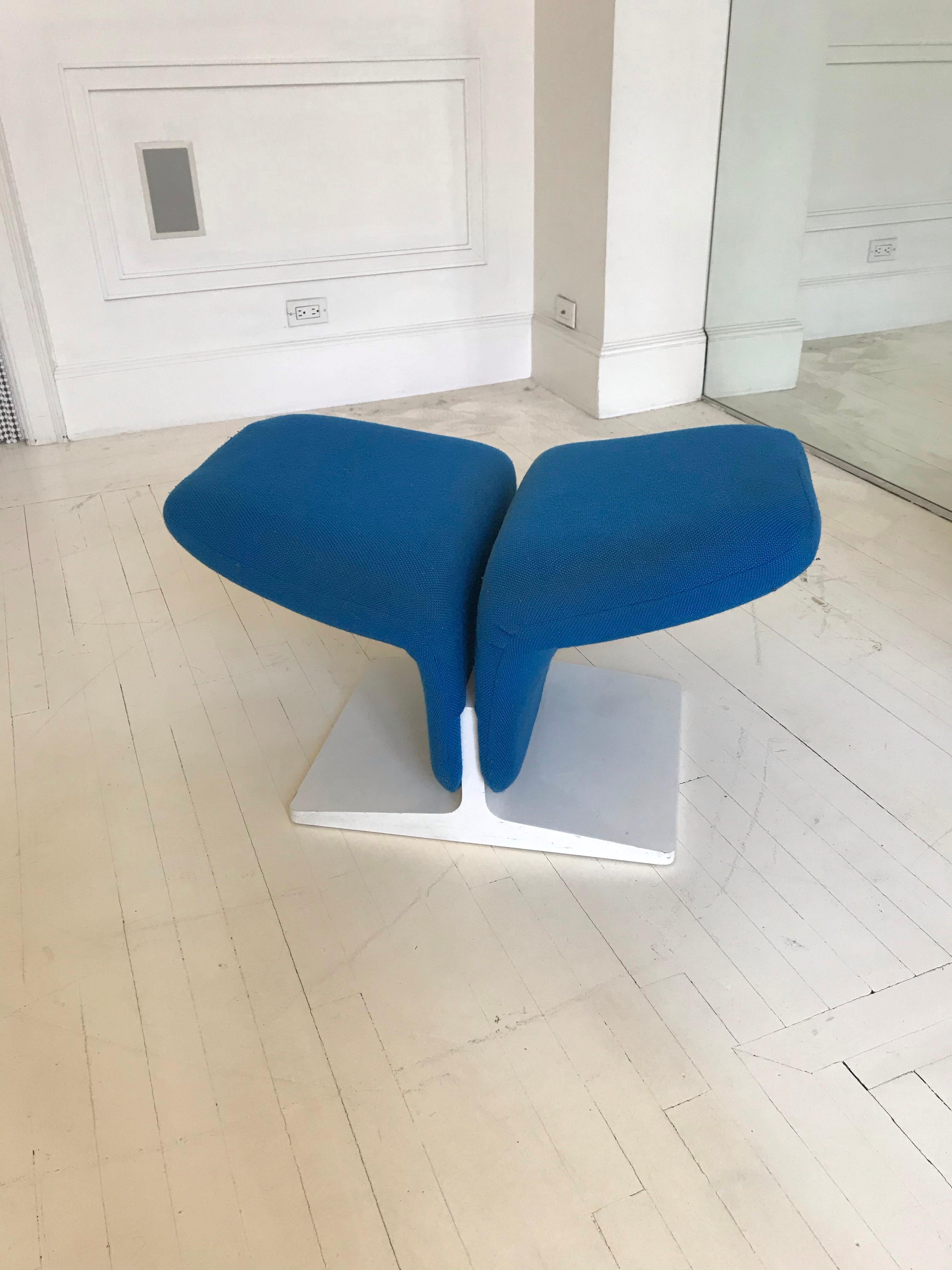 Ribbon Chair and Ottoman by Pierre Paulin for Artifort In Good Condition In New York, NY