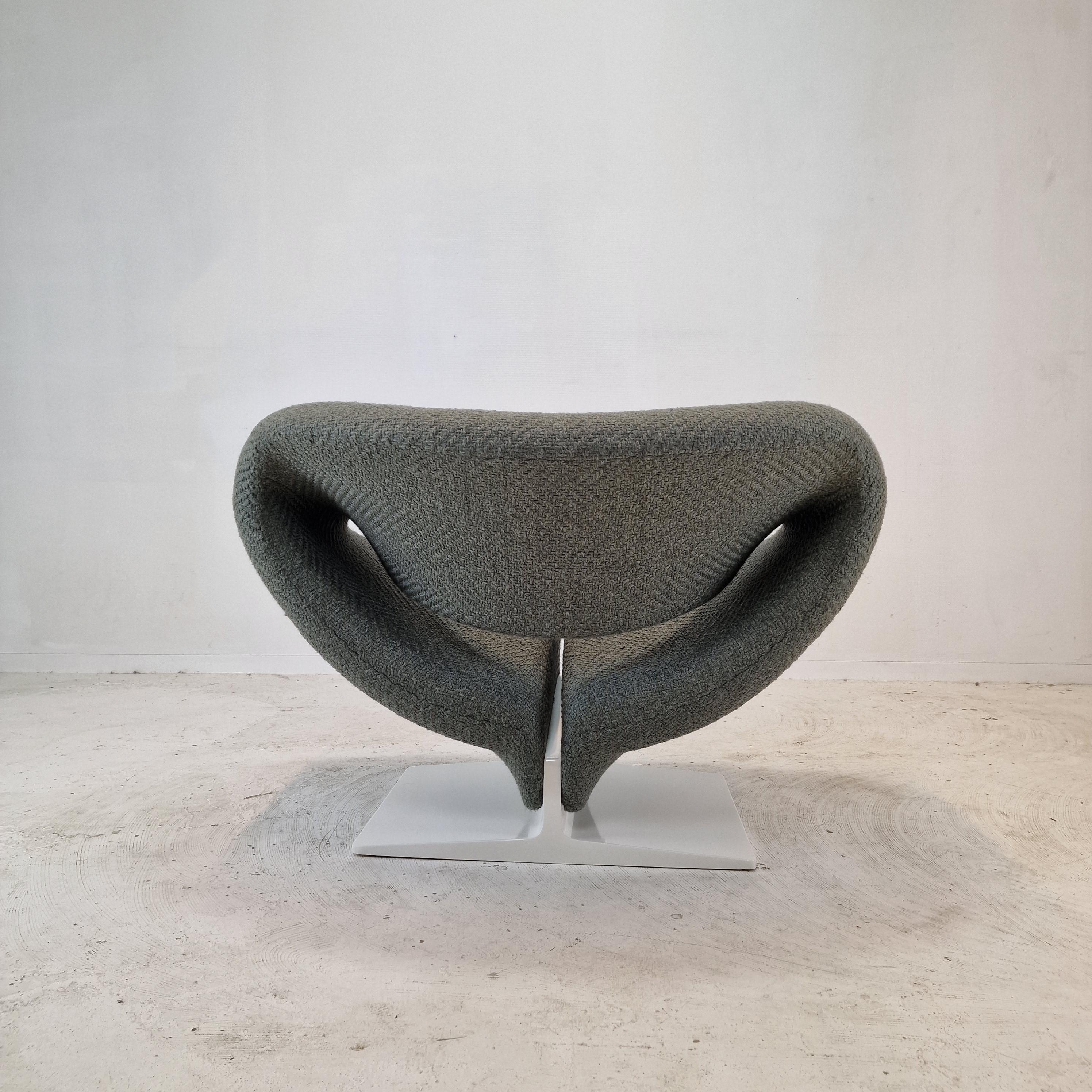 Fabric Ribbon Chair by Pierre Paulin for Artifort, 1960's For Sale