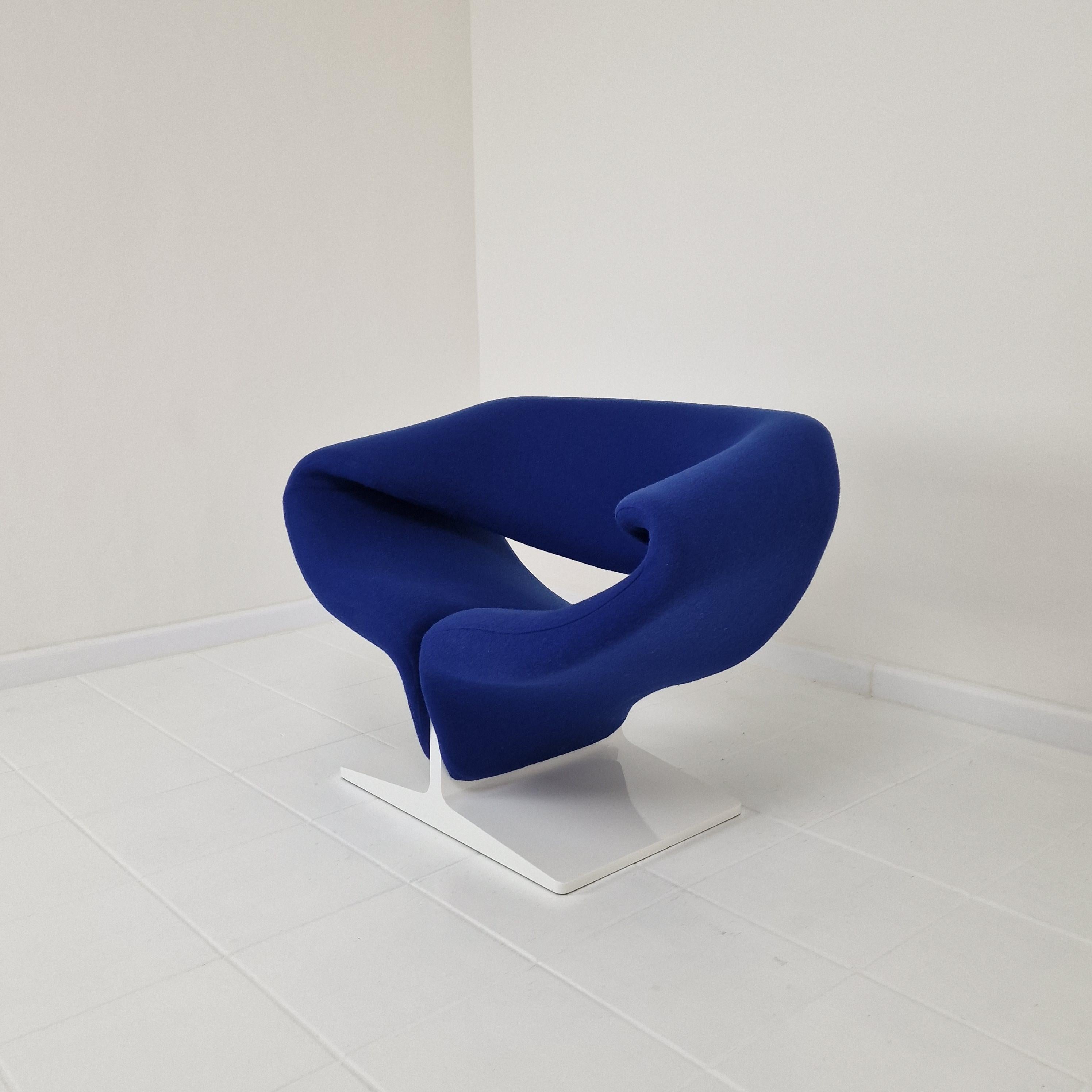 Mid-20th Century Ribbon Chair by Pierre Paulin for Artifort For Sale