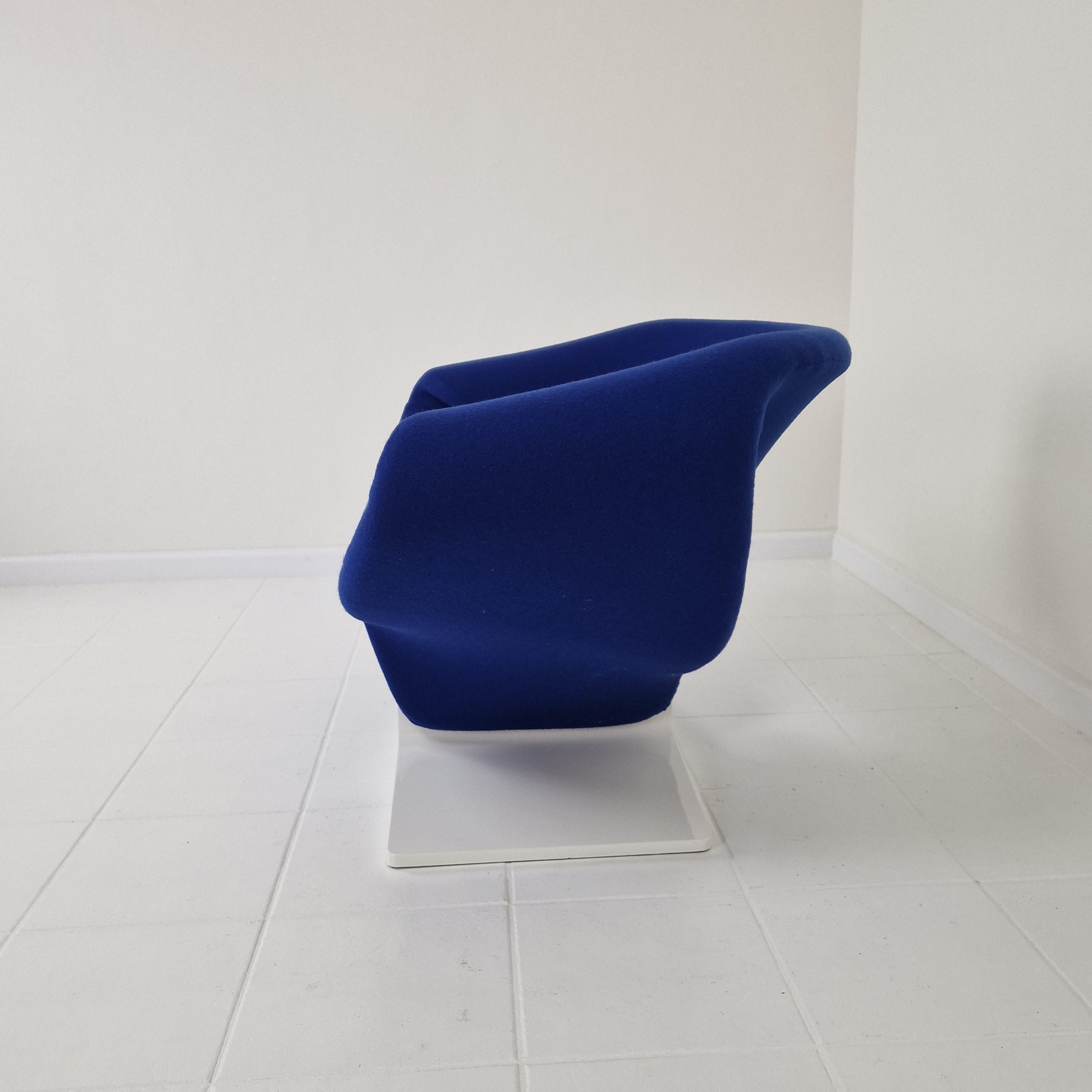 Fabric Ribbon Chair by Pierre Paulin for Artifort For Sale