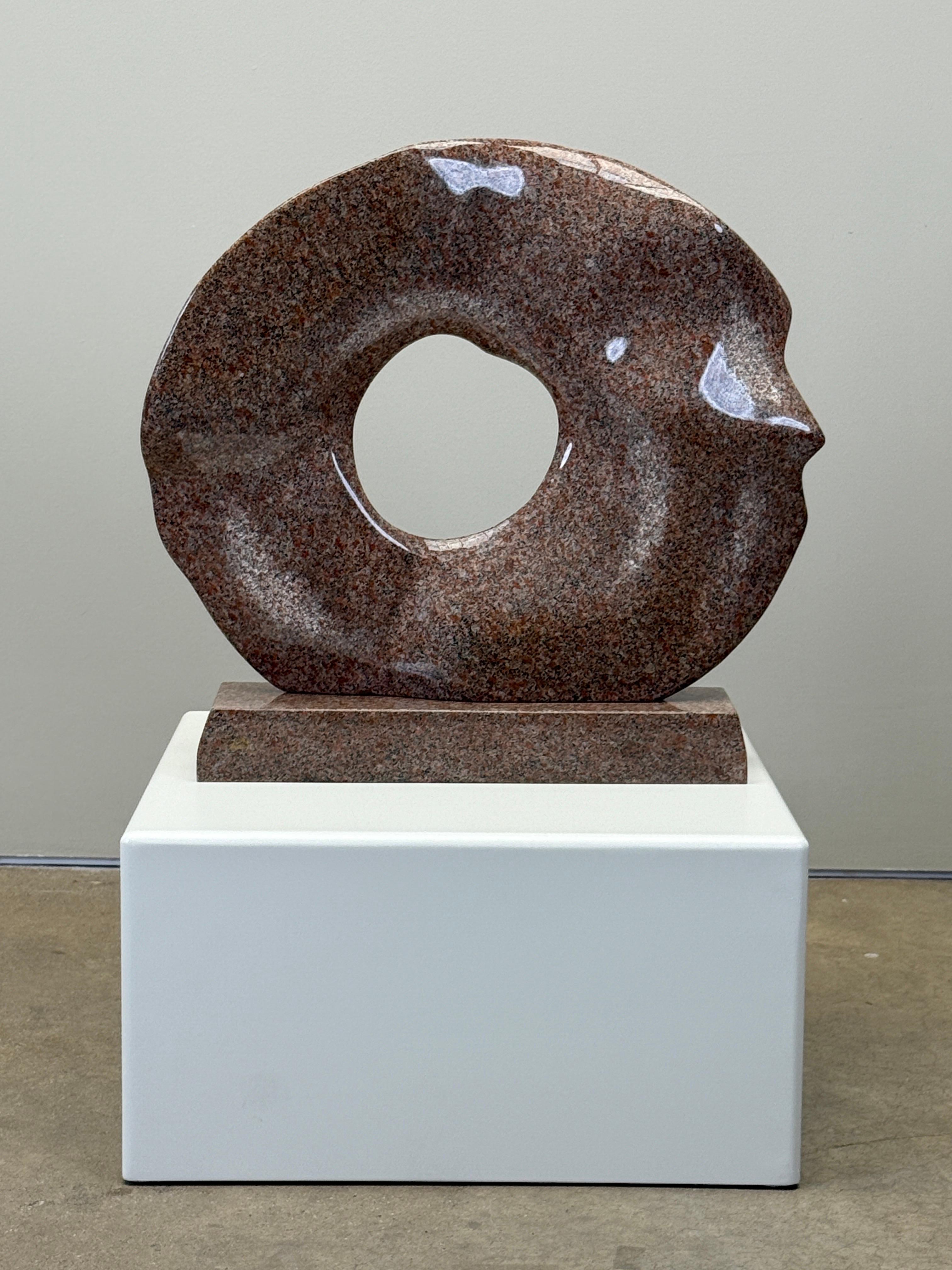 'Ribbon Disc' Granite Sculpture by Robert Winslow In Good Condition For Sale In Dallas, TX