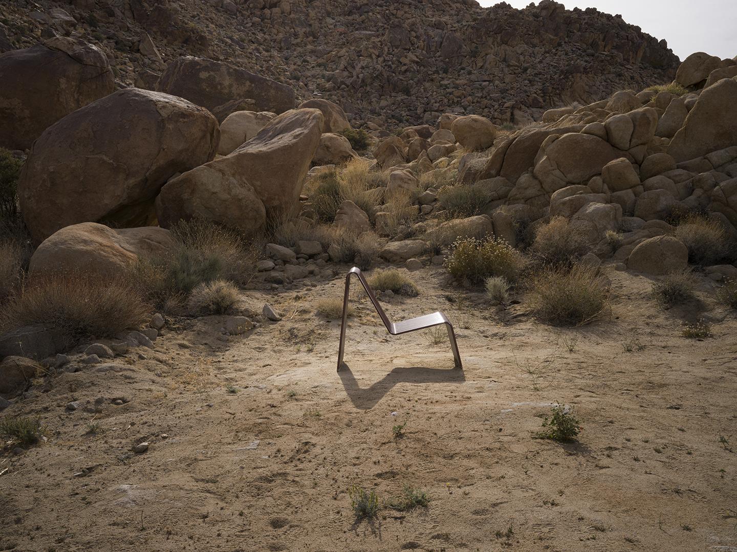 Chaise Longue en Aluminium Ribbon pour Intérieur/Outdoor par Laun Neuf - En vente à Los Angeles, CA