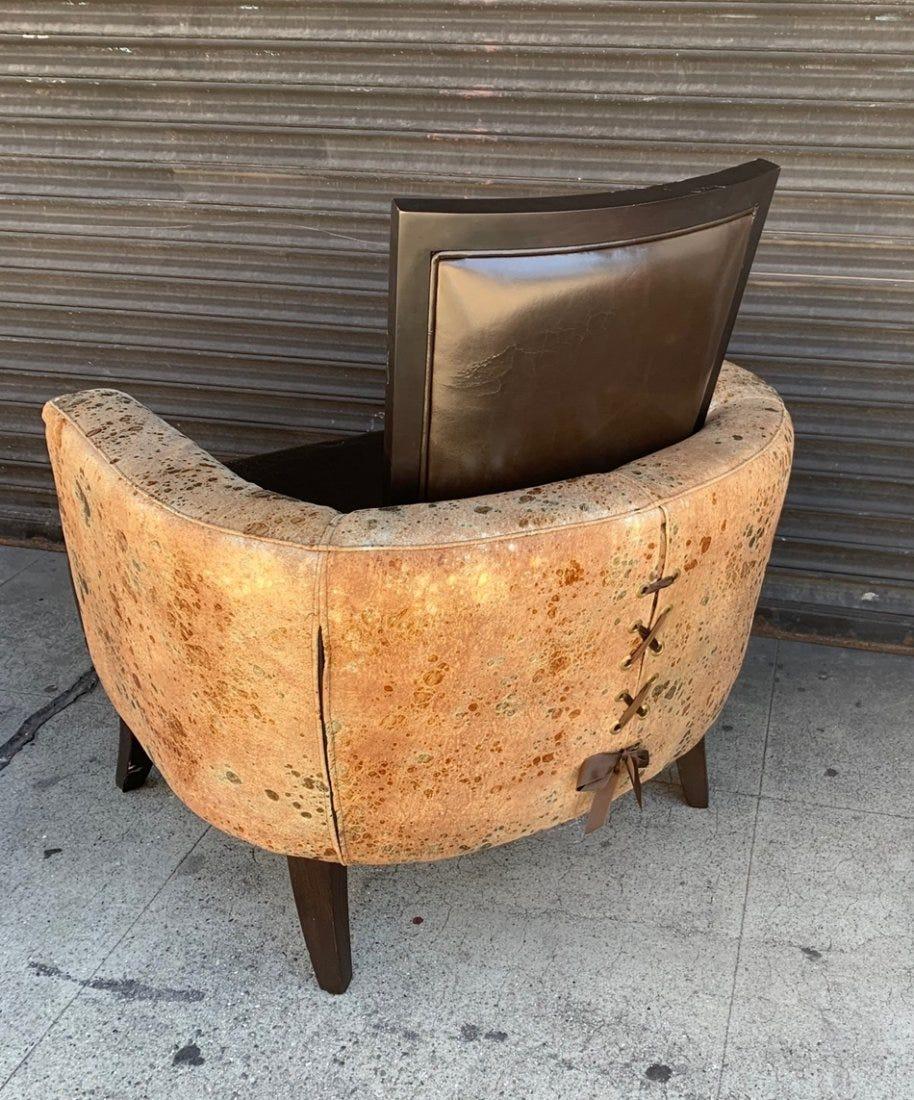 Chaise d'appoint à ruban par Stone International Bon état - En vente à Los Angeles, CA