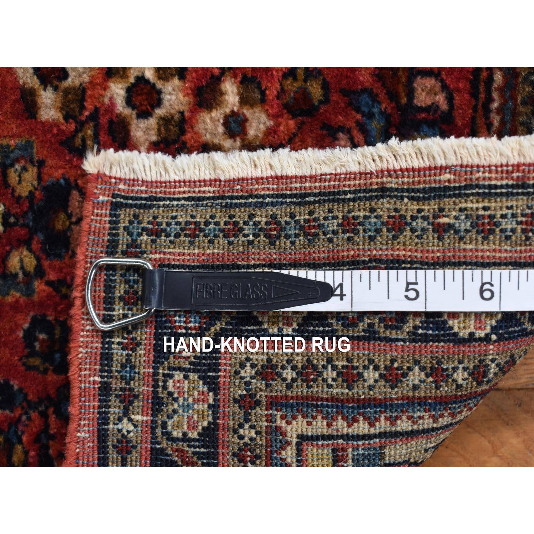 Début du 20ème siècle Ribbon Red Antique Persian Sarouk Clean and Soft Hand Knotsted Mat Rug 2'1 