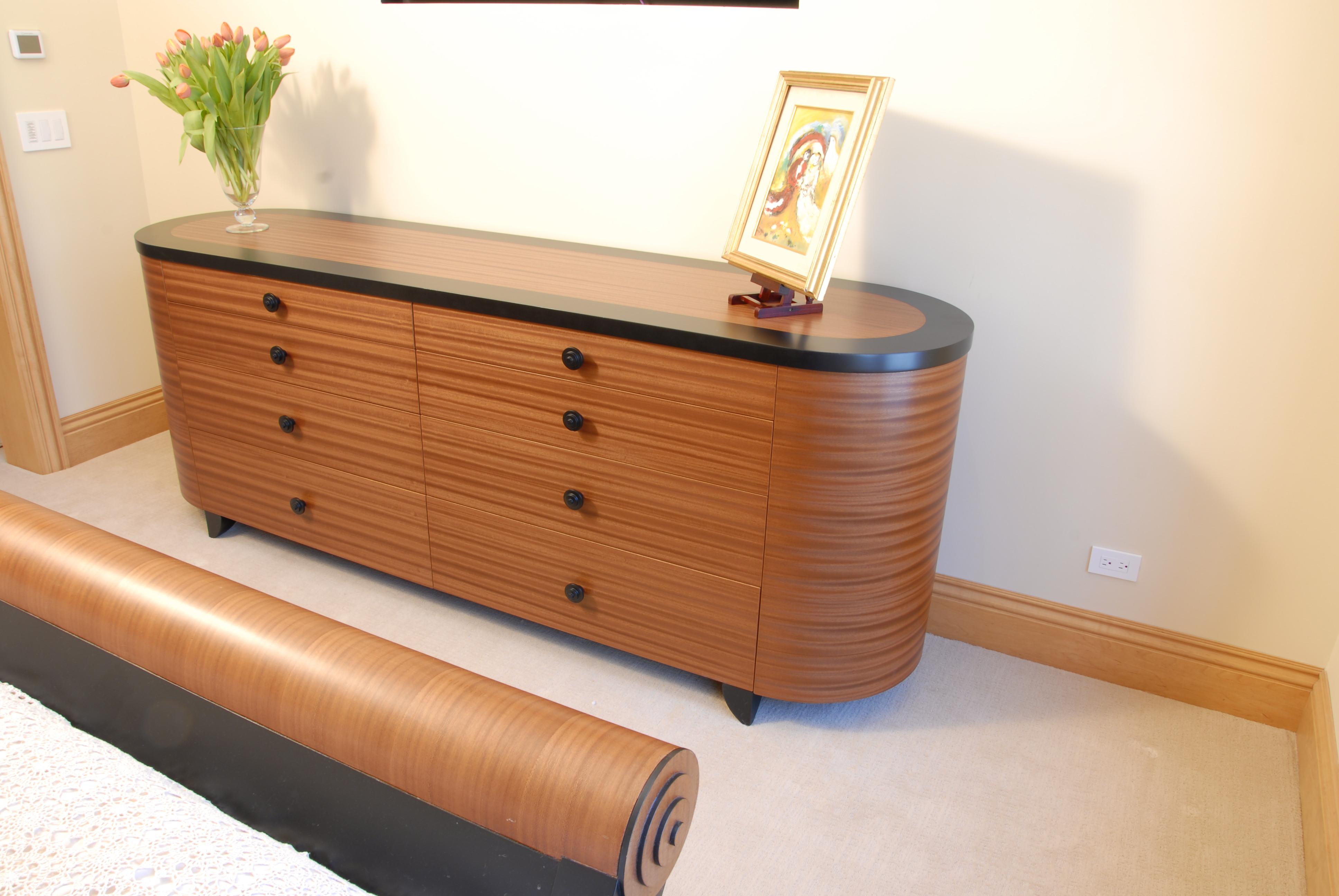 Contemporary Ribbon Sapeli Elysia Dresser / Chest of Drawers with Black Detailing For Sale