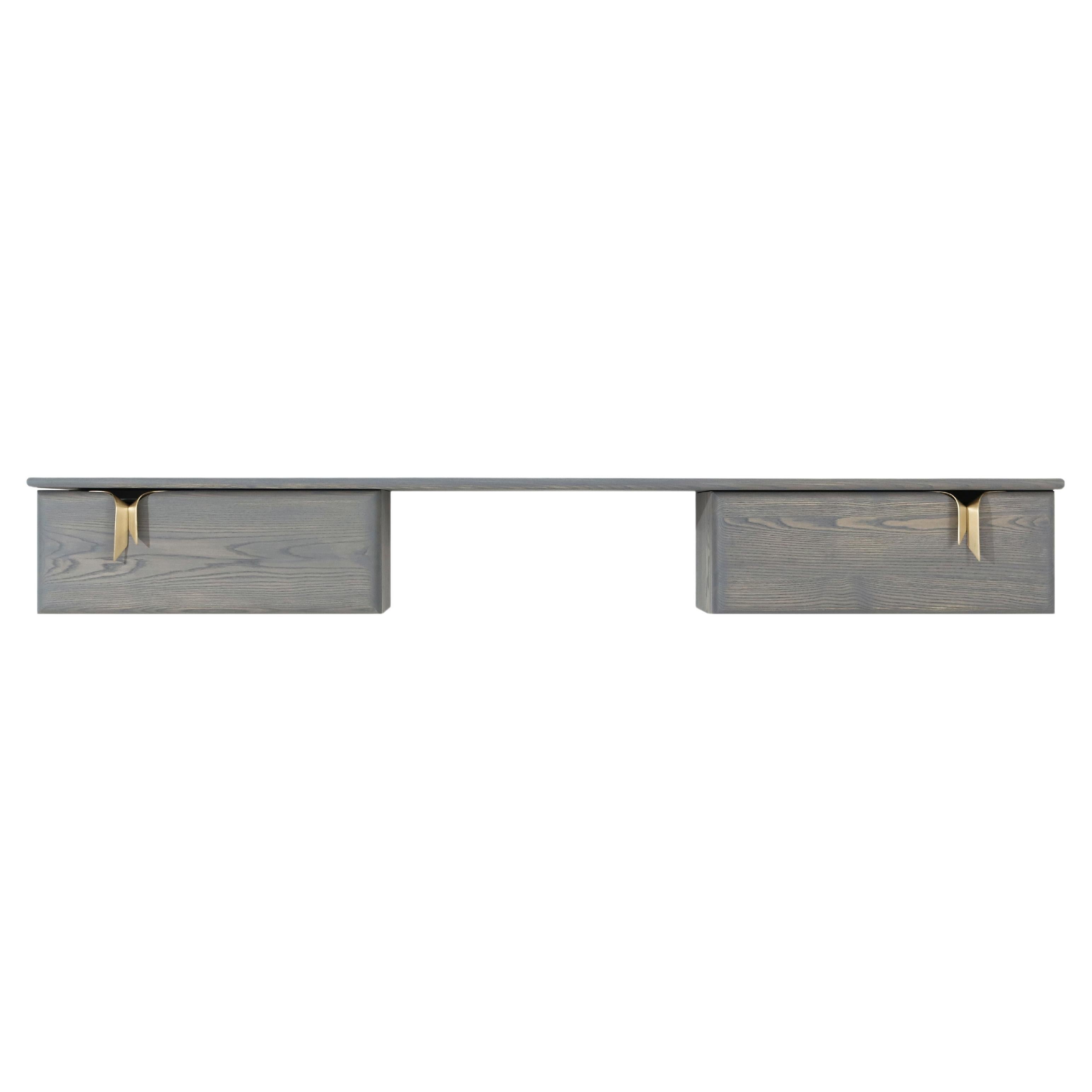 Wandschminktisch oder Schreibtisch mit Schleifenband, graues Eschenholz, Bronzebeschläge von Debra Folz