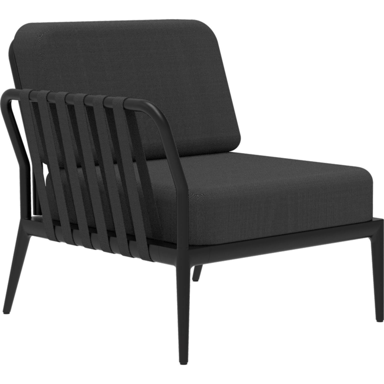 Ribbons black right modular sofa by MOWEE
Dimensions: D83 x W80 x H81 cm (seat height 42 cm)
Material: aluminium and upholstery
Weight: 19 kg
Also available in different colours and finishes.

An unmistakable collection for its beauty and