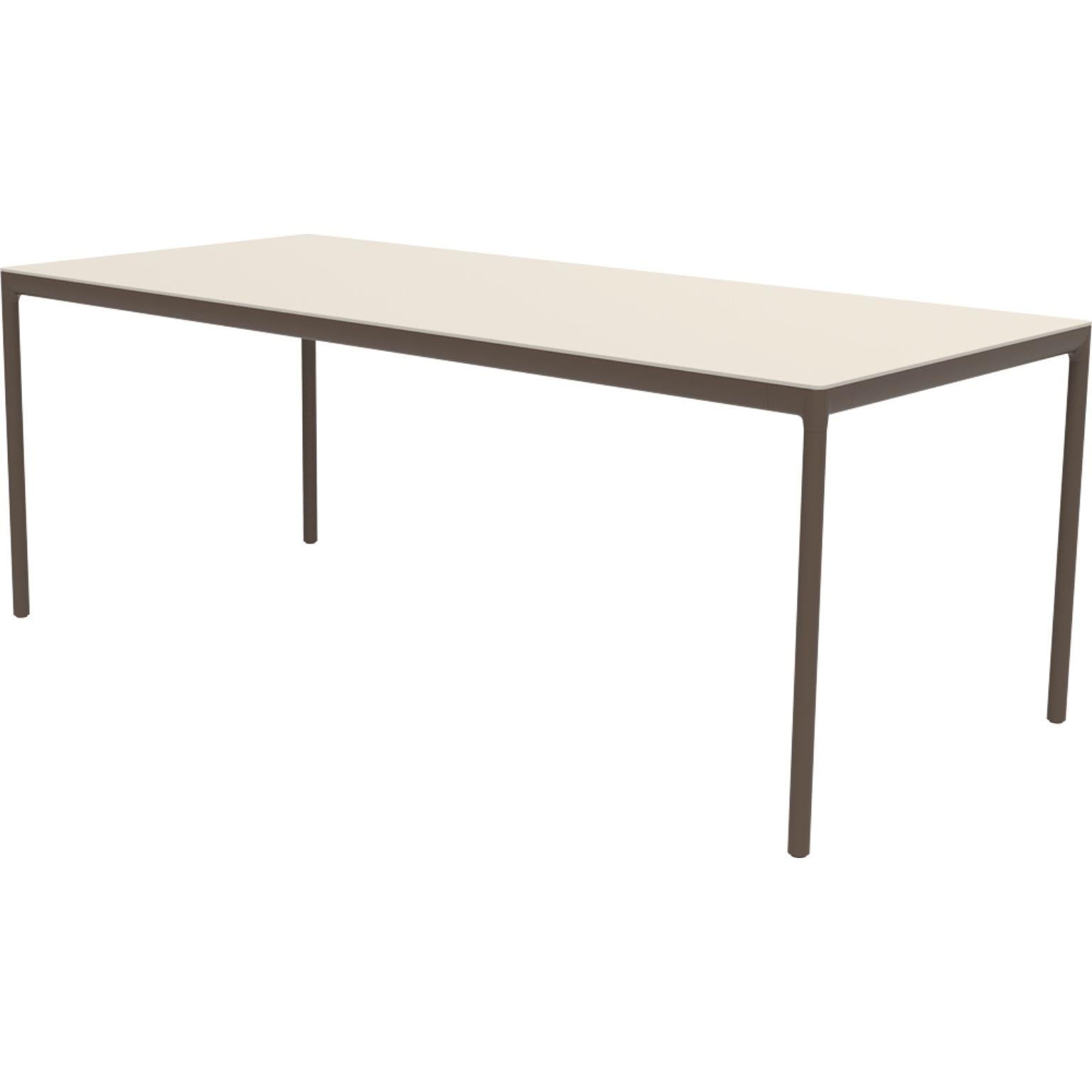 Ribbons Bronze 200 coffee table by MOWEE
Dimensions: D90 x W200 x H75 cm.
Material: Aluminum and HPL top.
Weight: 25 kg.
Also available in different colors and finishes. (HPL Black Edge or Neolith top). 

An unmistakable collection for its