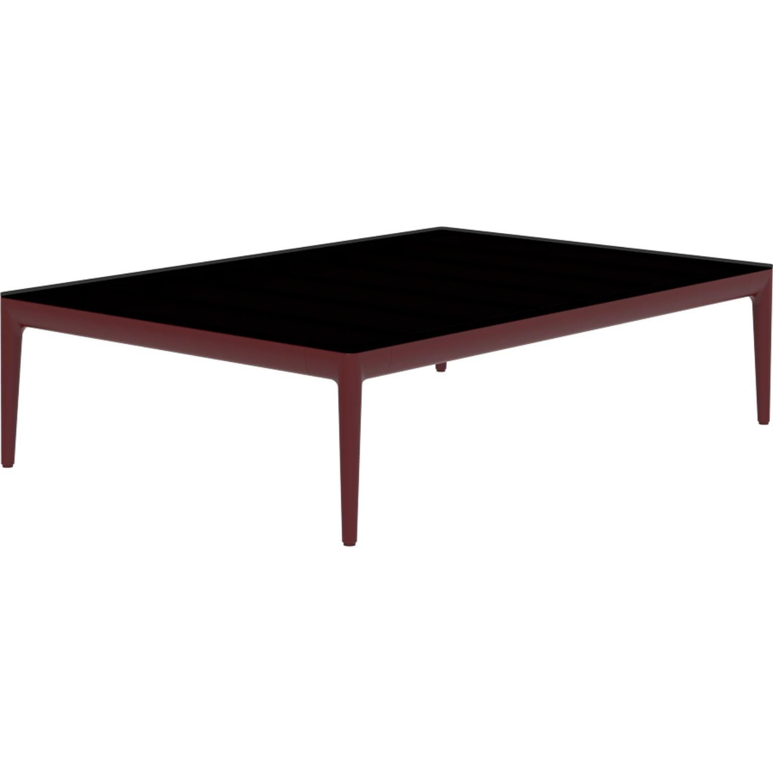 Ribbons Burgundy 115 coffee table by MOWEE
Dimensions: D76 x W115 x H29 cm
Material: Aluminum and HPL top.
Weight: 14.5 kg.
Also available in different colors and finishes. (HPL Black Edge or Neolith top). 

An unmistakable collection for its