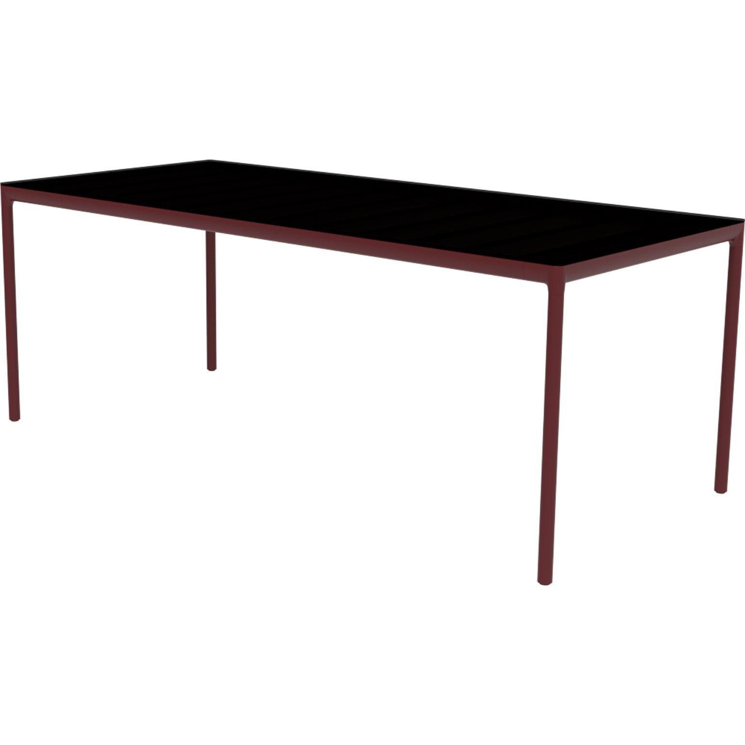 Ribbons Burgundy 200 coffee table by MOWEE
Dimensions: D 90 x W 200 x H 75 cm.
Material: Aluminum and HPL top.
Weight: 25 kg.
Also available in different colors and finishes. (HPL Black Edge or Neolith top).

An unmistakable collection for its